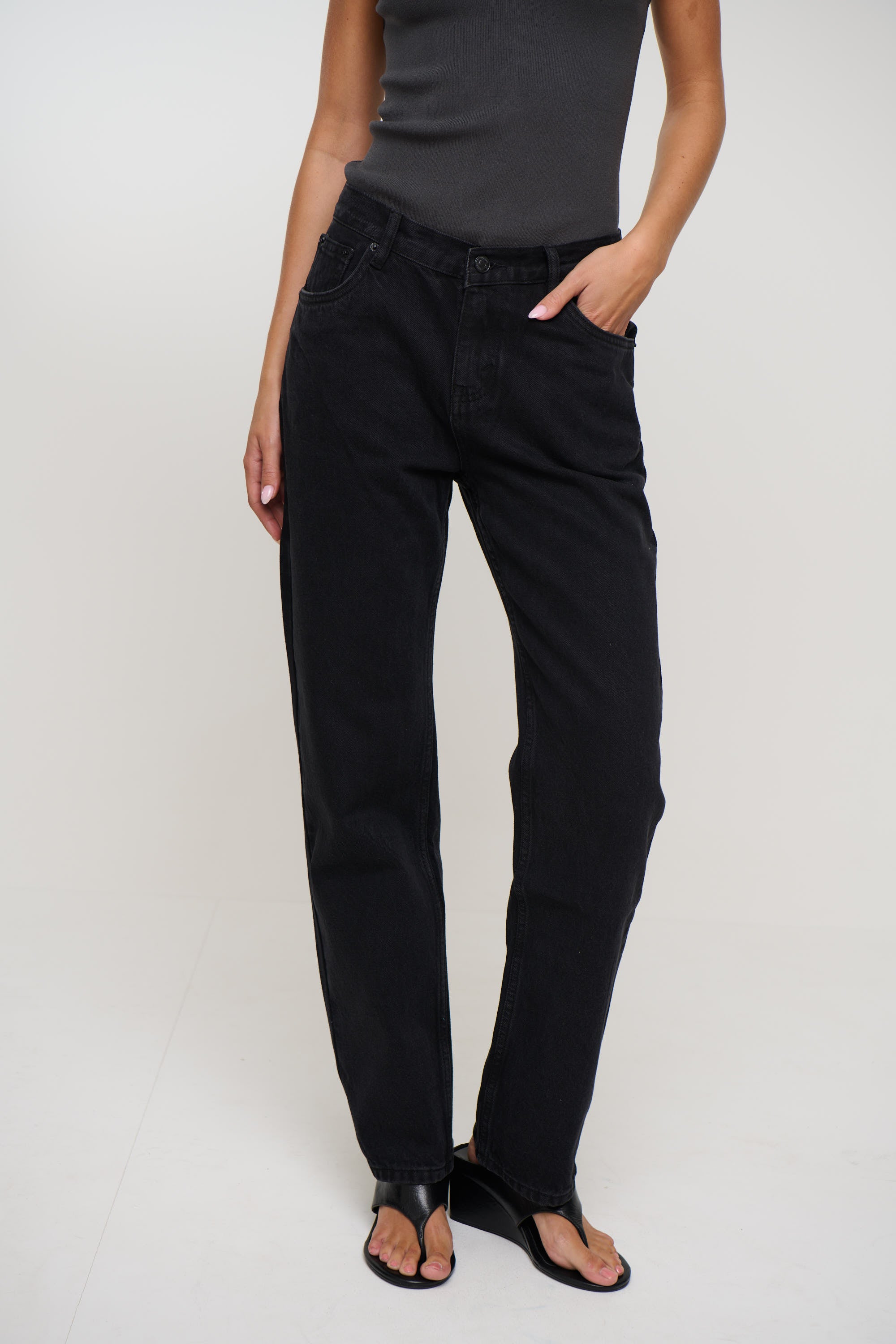 Julia Jean Backstage Black