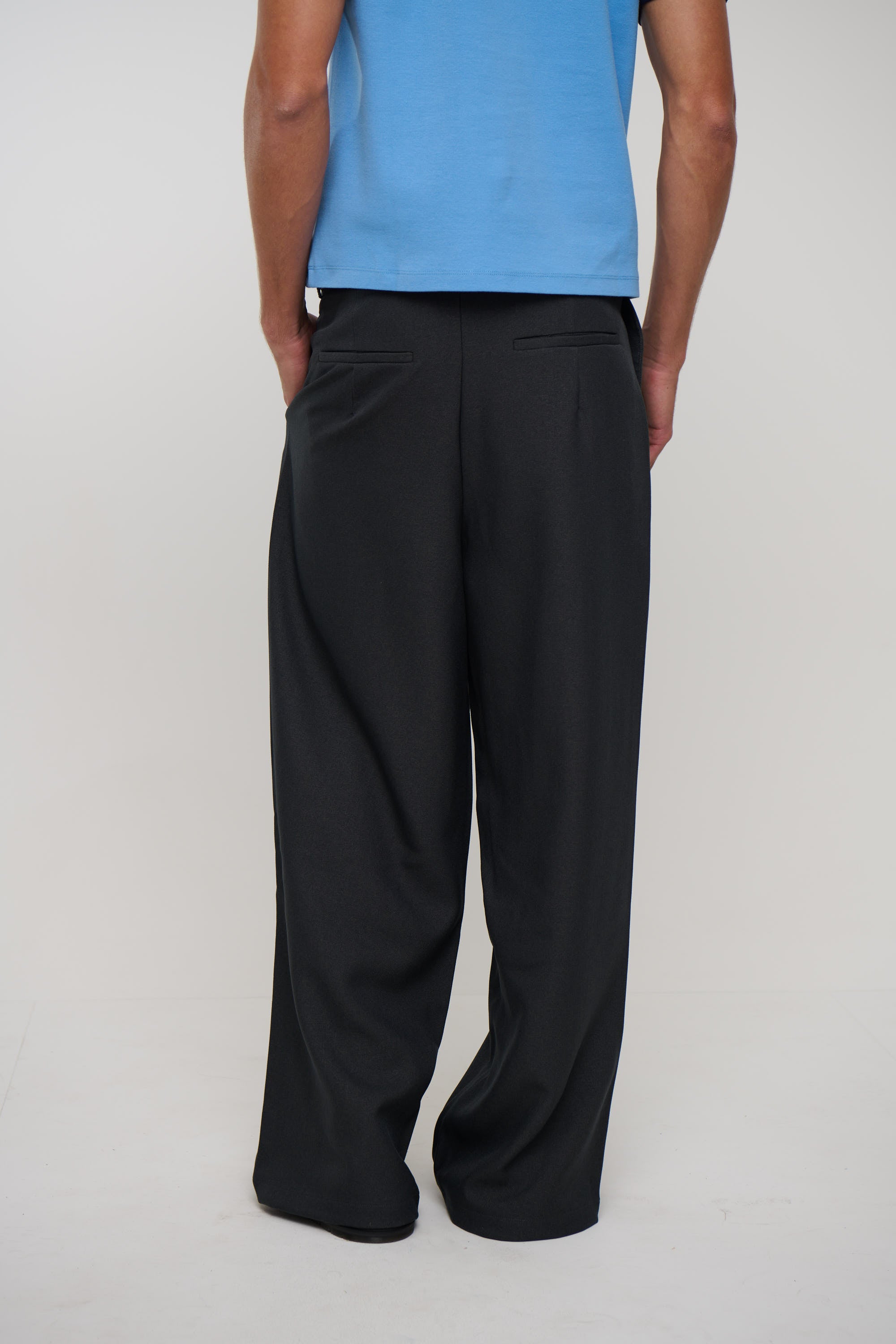 Josh Baggy Pant Dark Grey