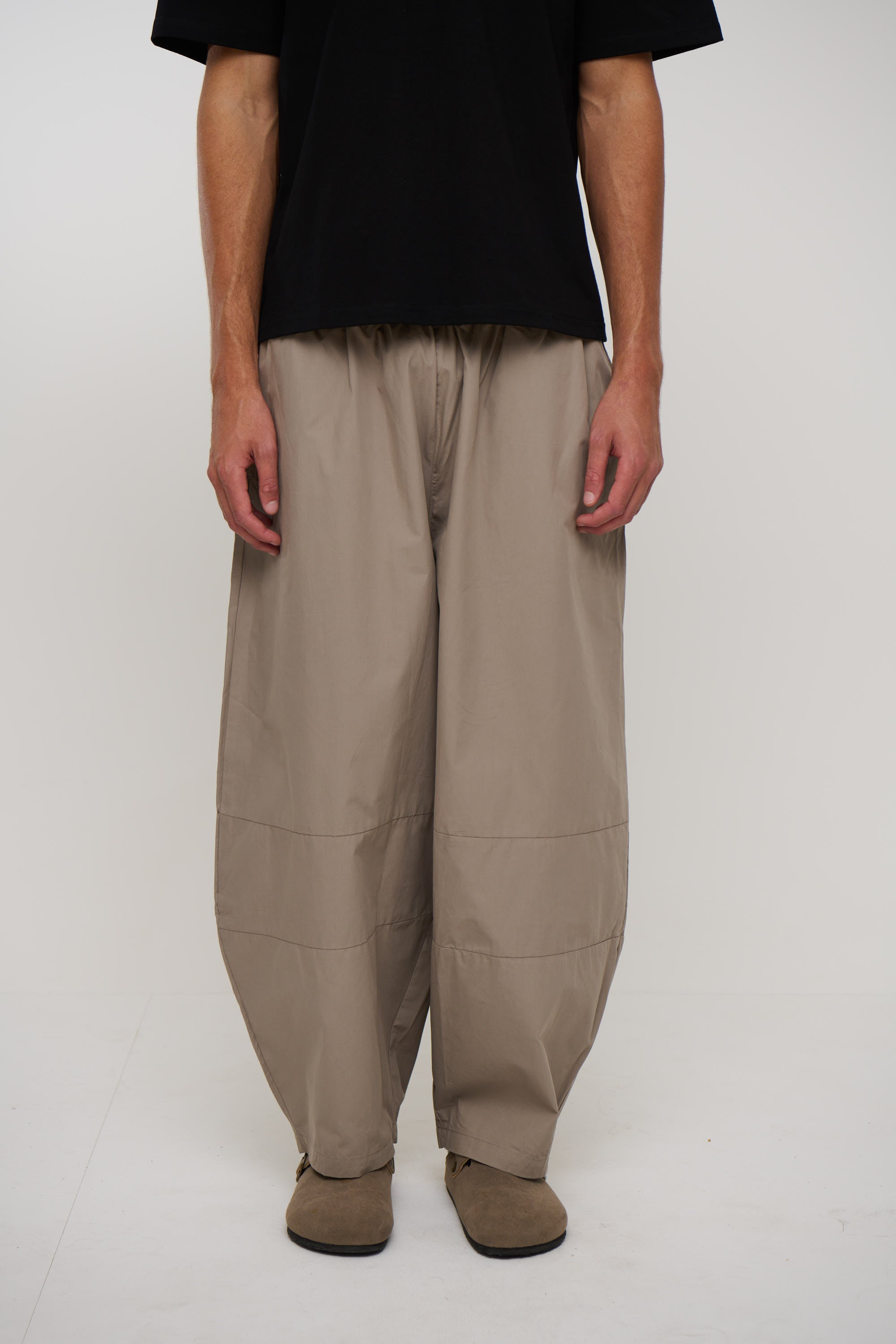 Julius Baggy Pant Khaki