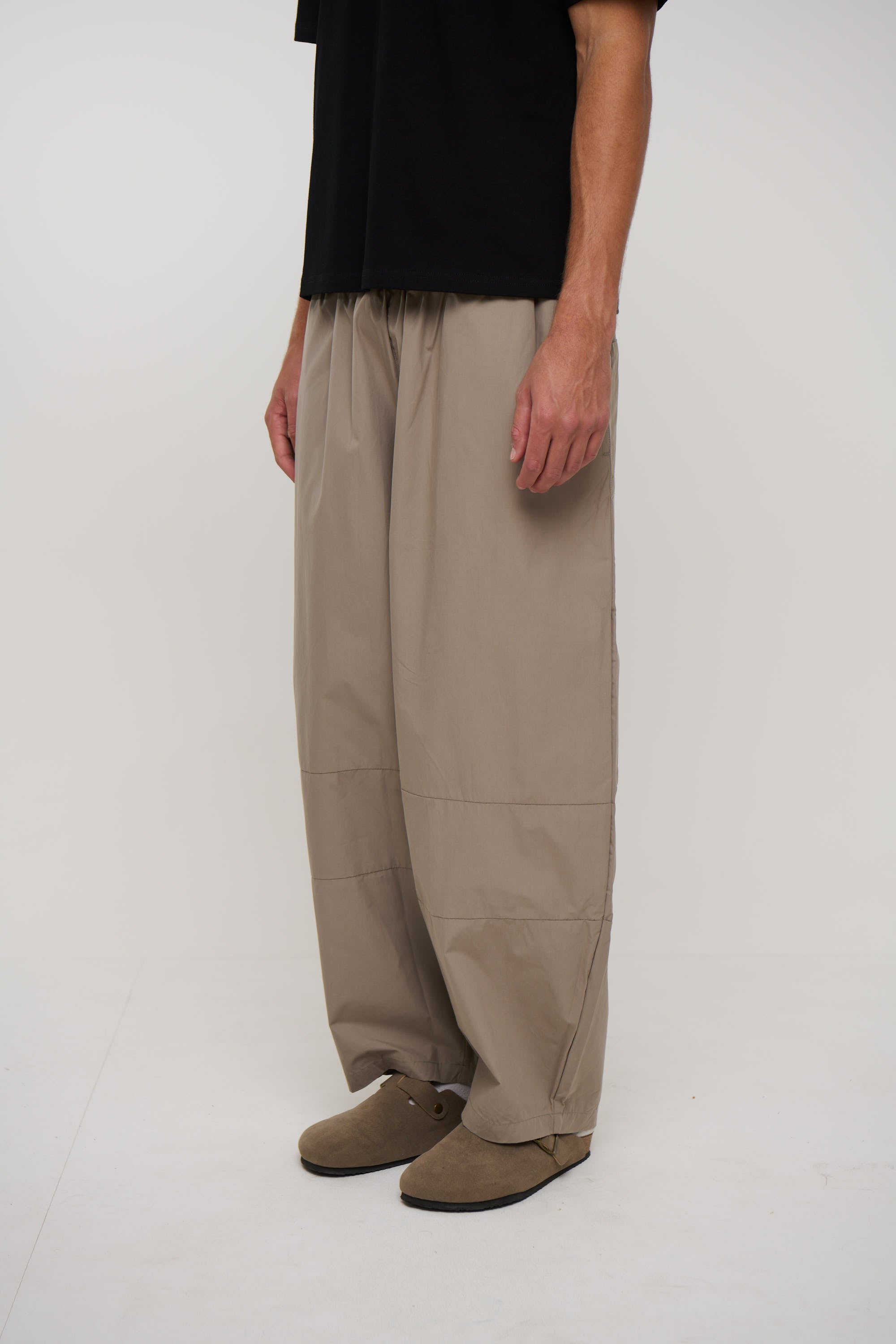 Julius Baggy Pant Khaki