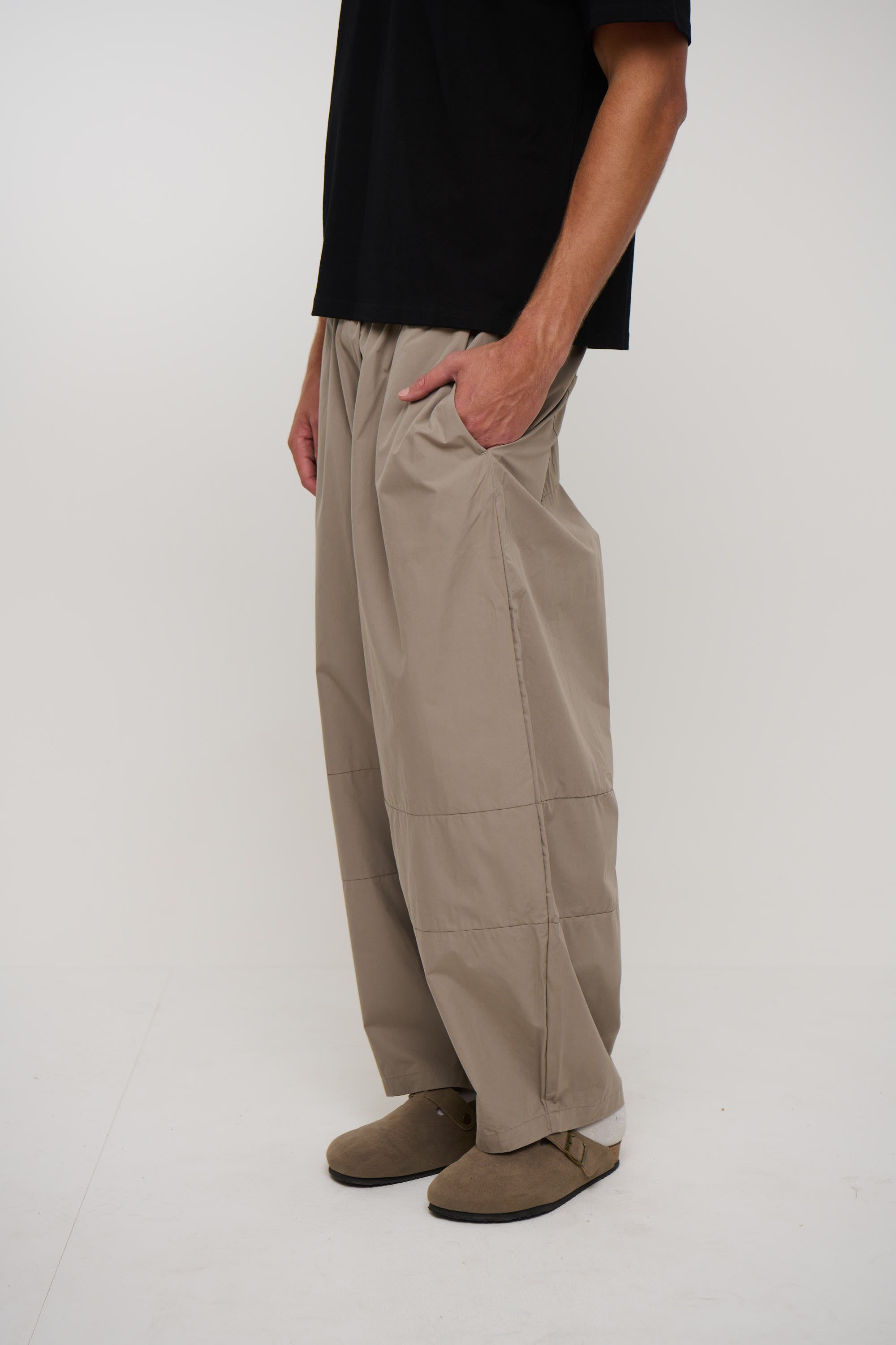 Julius Baggy Pant Khaki
