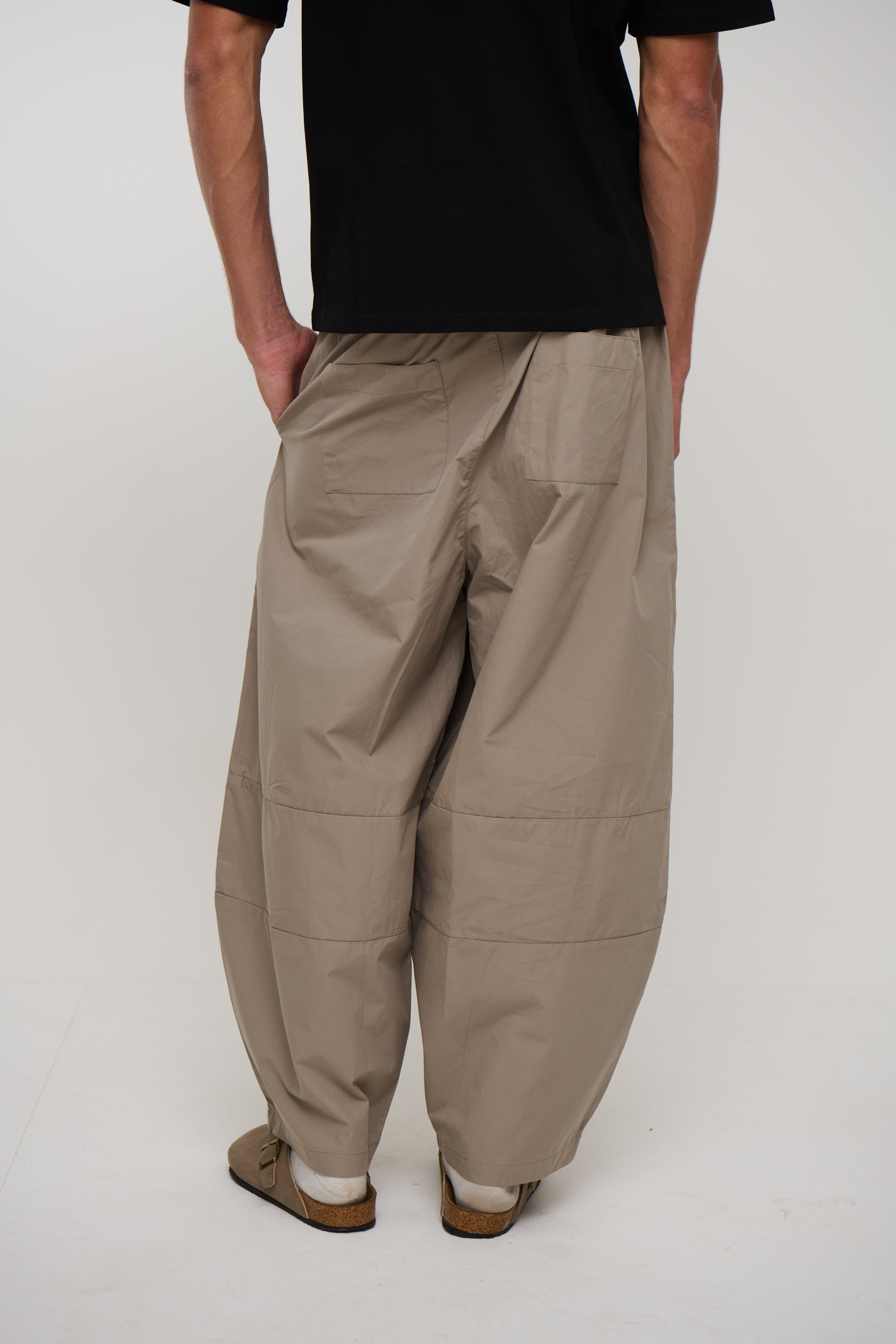 Julius Baggy Pant Khaki