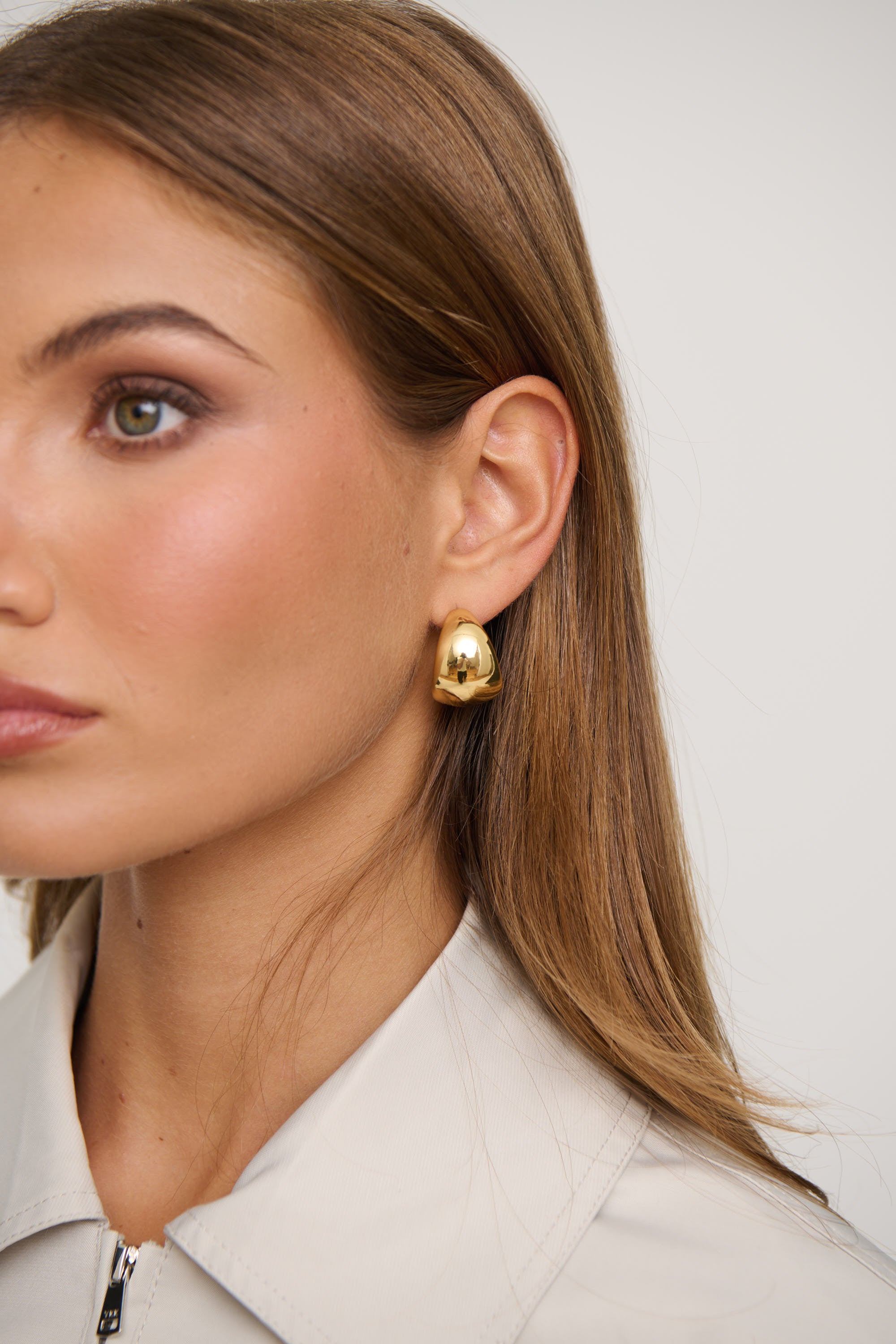 Dome Huggie Earring Gold