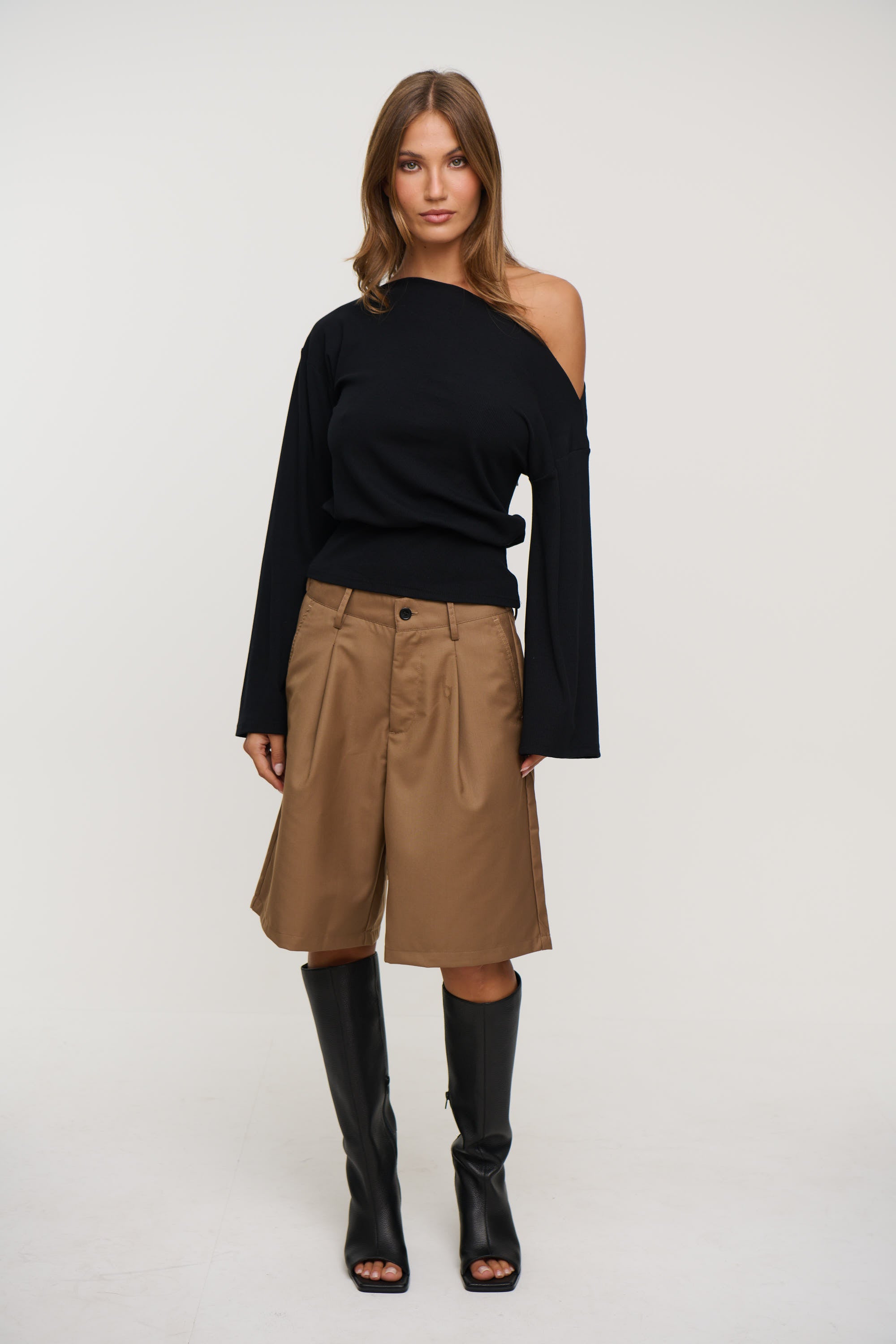 Unisex Dom Relaxed Short Choc