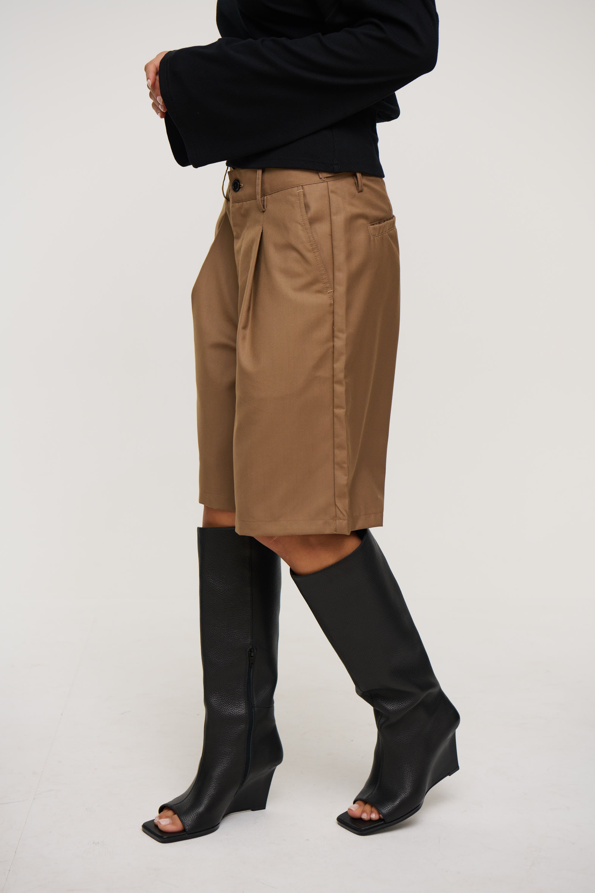 Unisex Dom Relaxed Short Choc