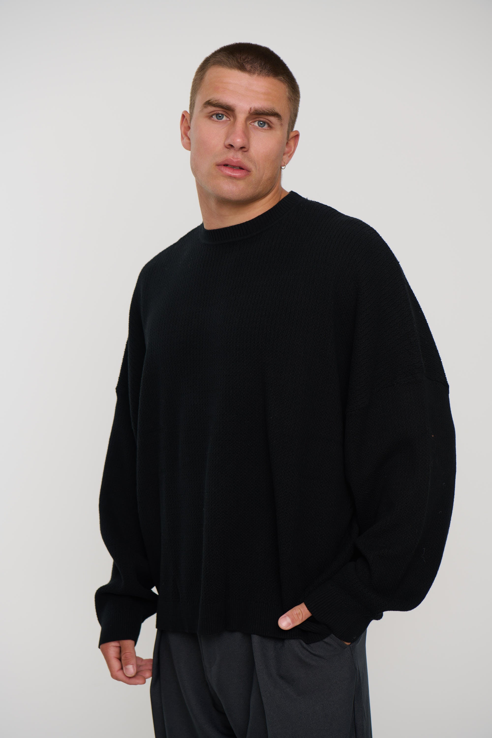 Drop Sleeve Heavy Knit Black