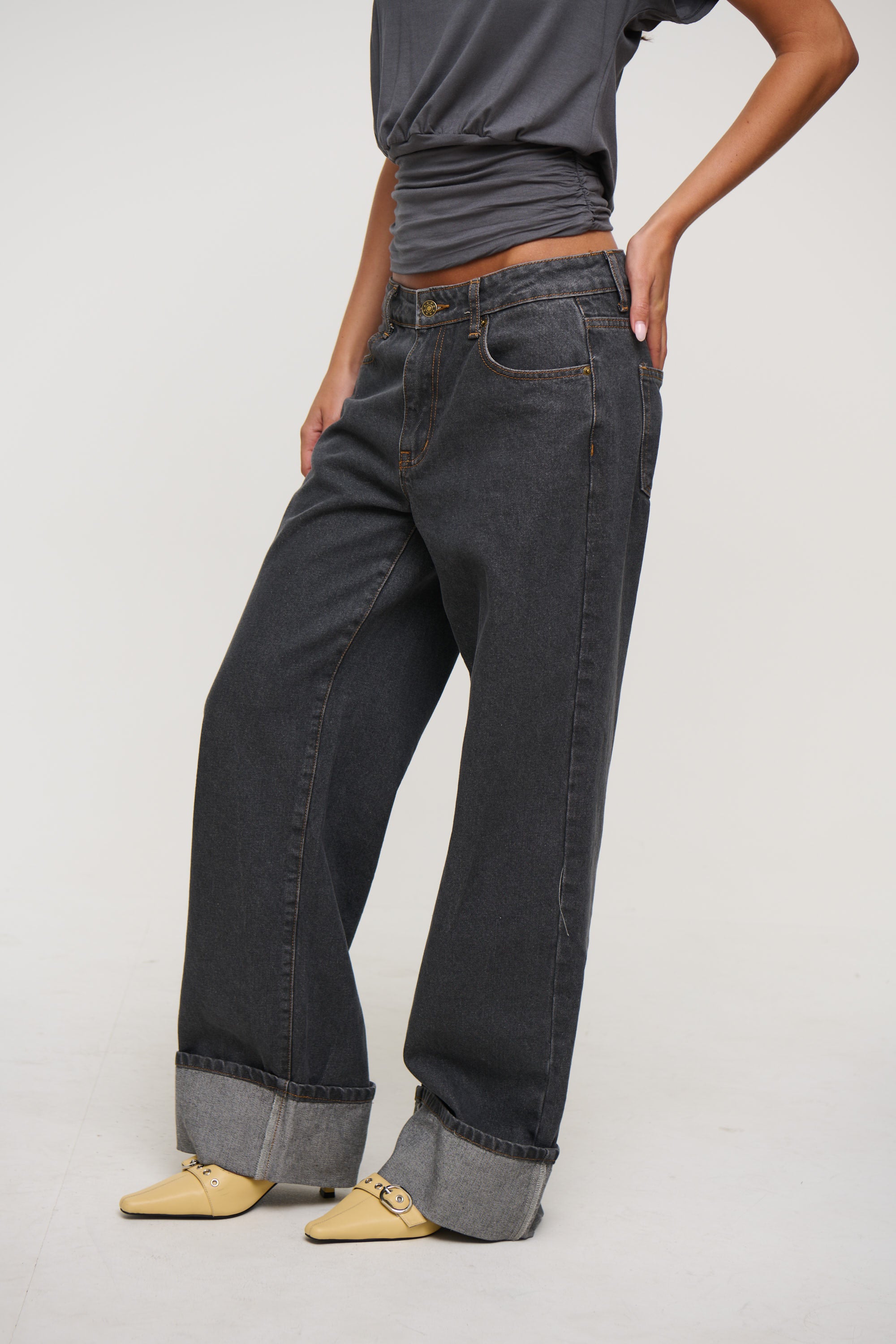 Top Model Cuffed Jean Charcoal