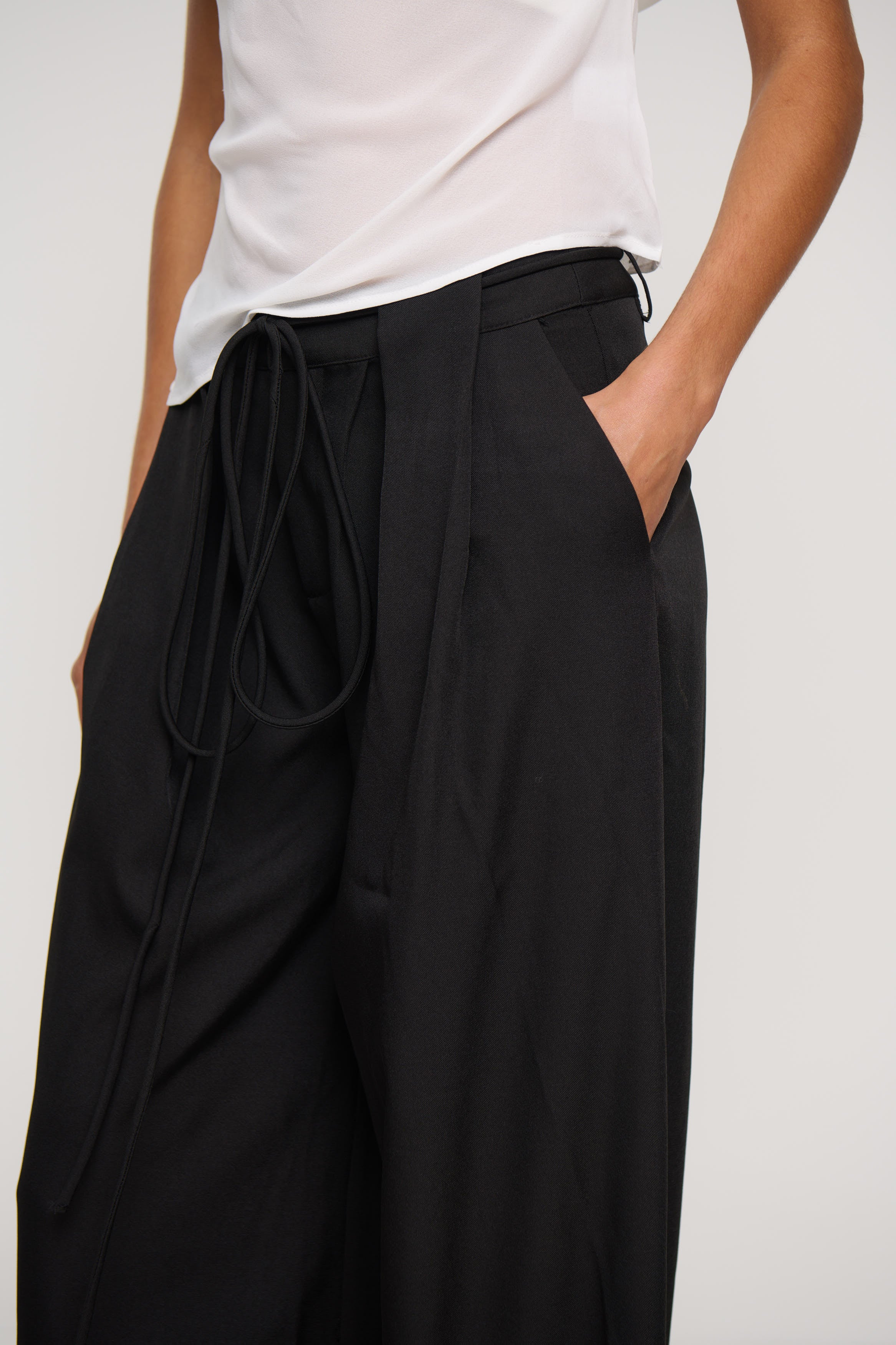 Alexia Pant Black