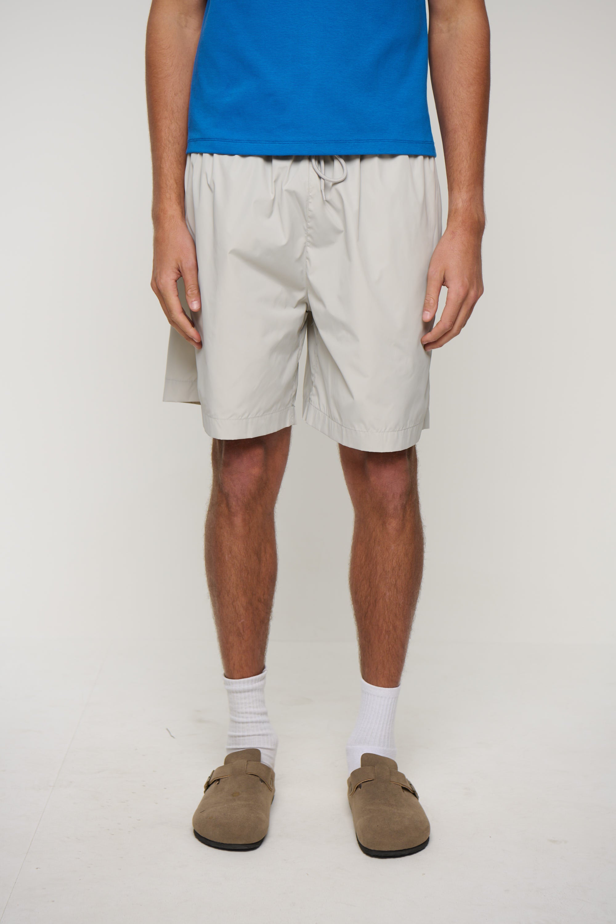 Pat Walk Short Light Grey