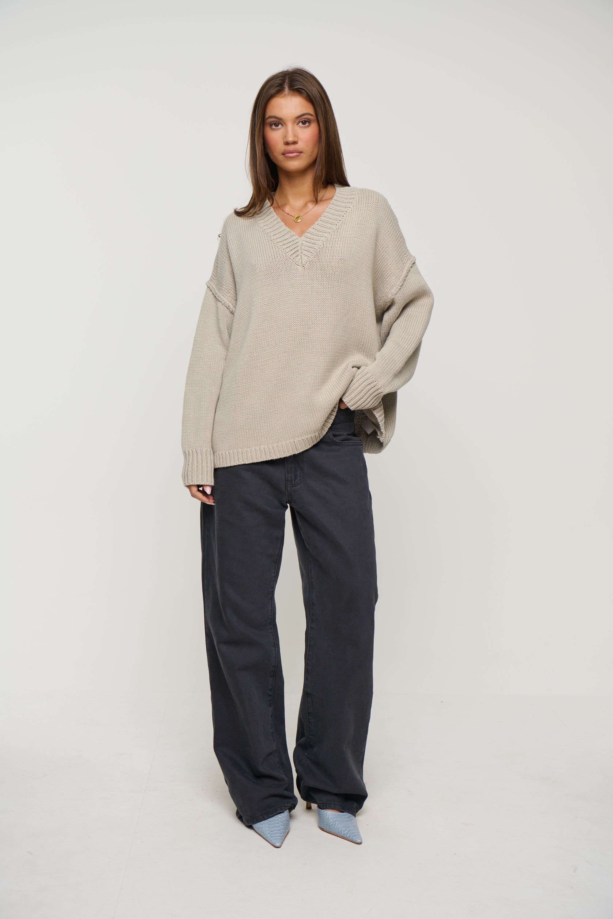 Willow V Neck Knit Light Grey