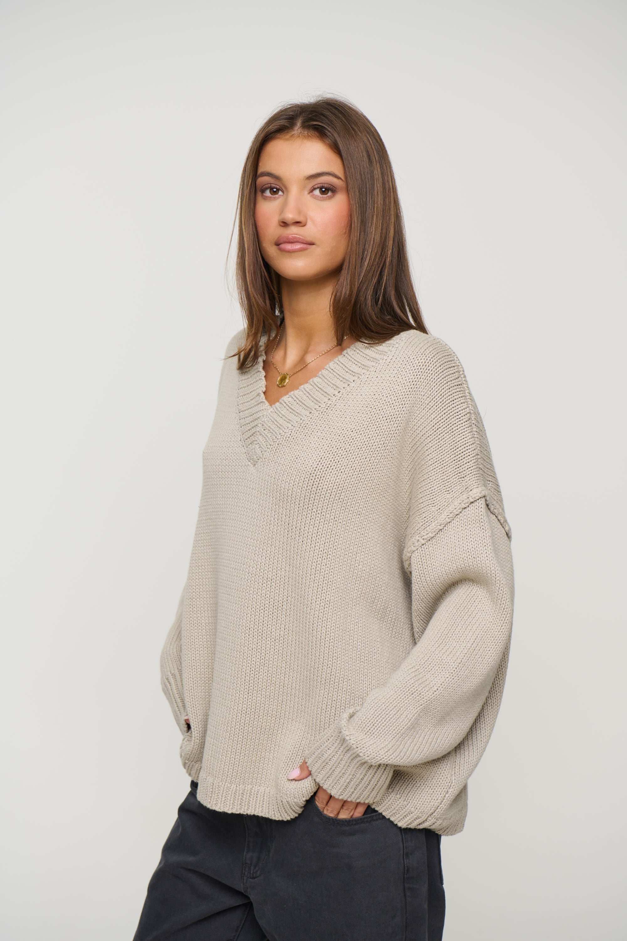 Willow V Neck Knit Light Grey