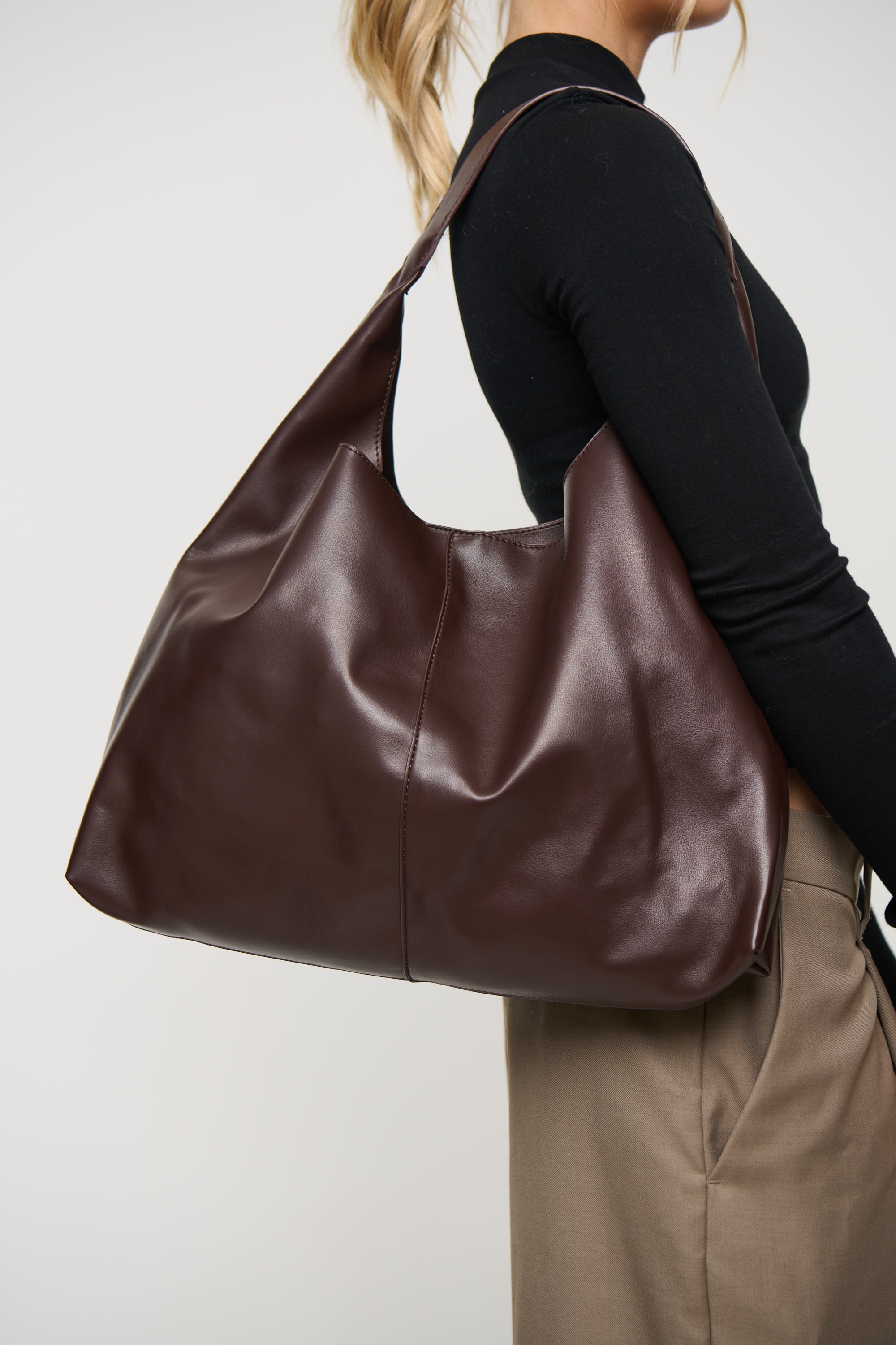 Remi Shoulder Bag Chocolate