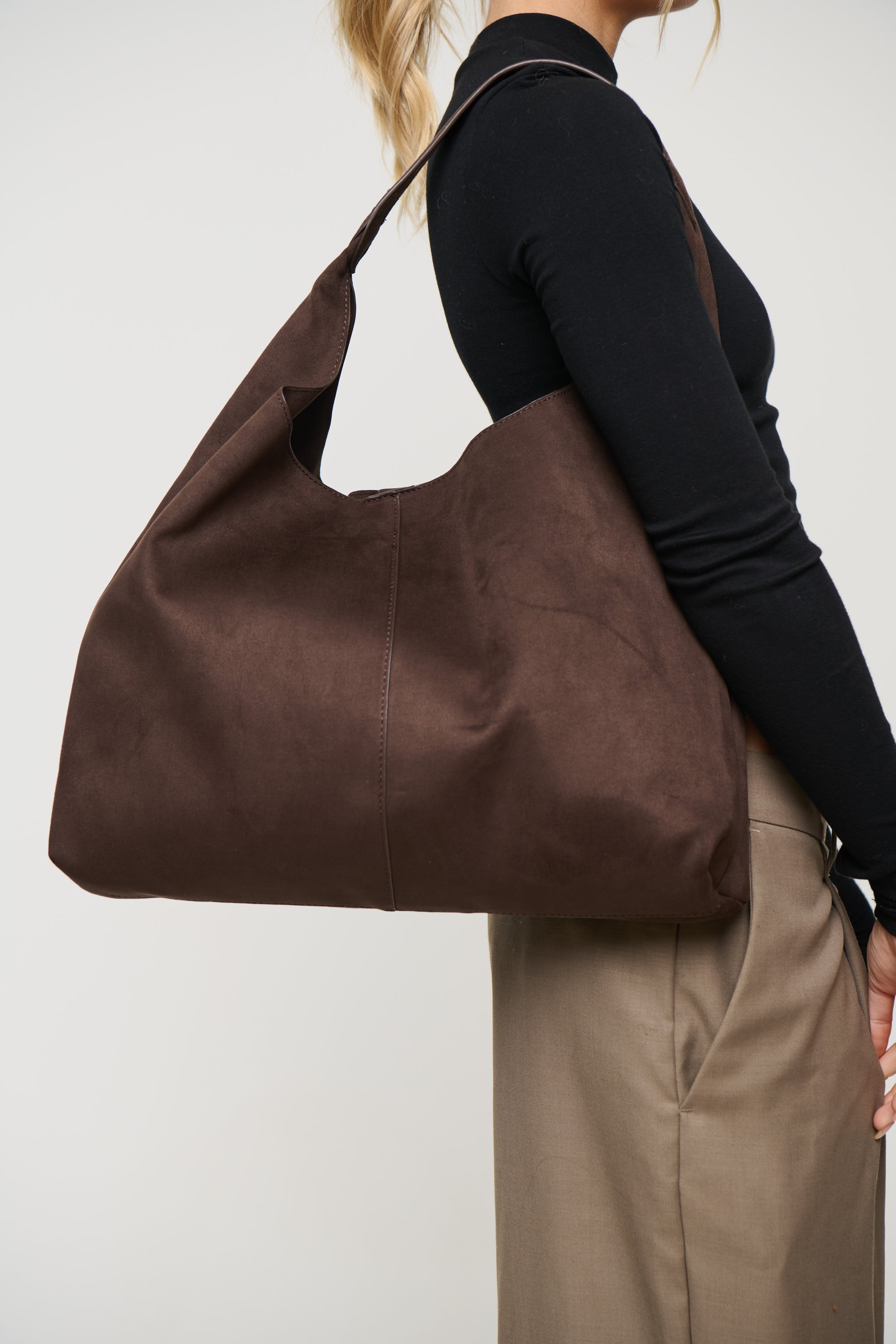 Remi Shoulder Bag Dark Cacao Suede