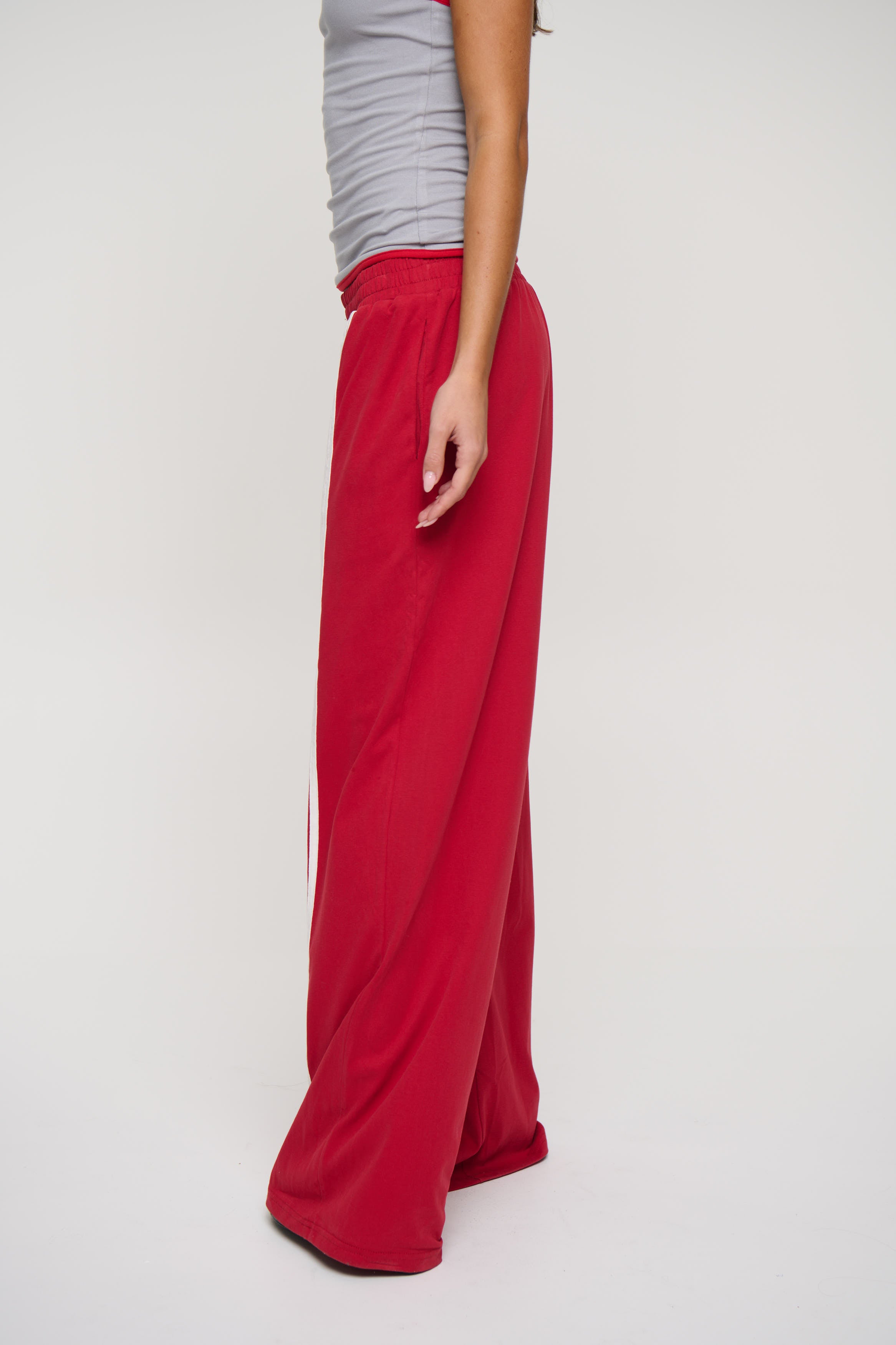 Red Eye Track Pant Crimson