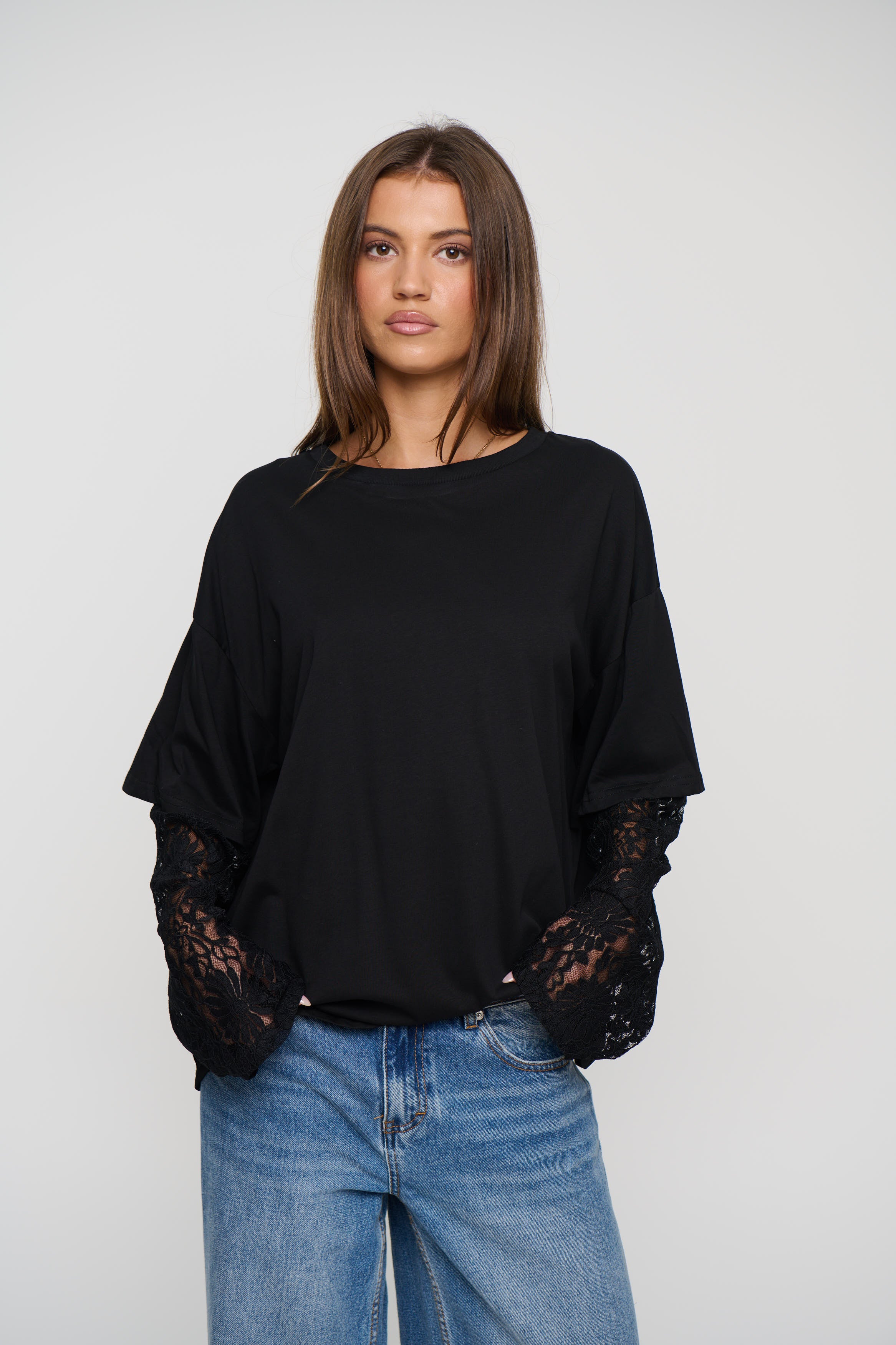 Rommy Lace Tee Black