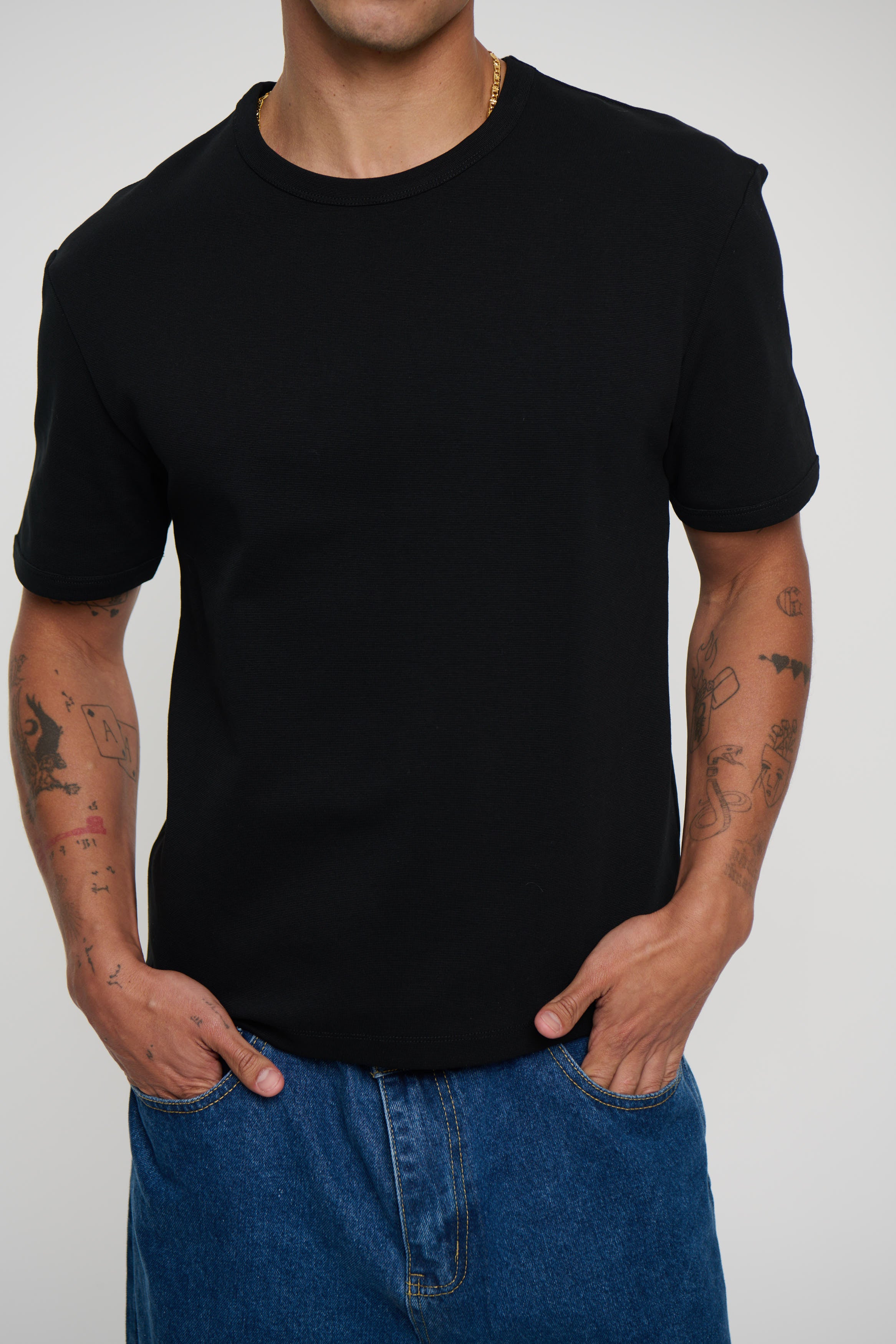 Charlie Ringer Tee Plain Black