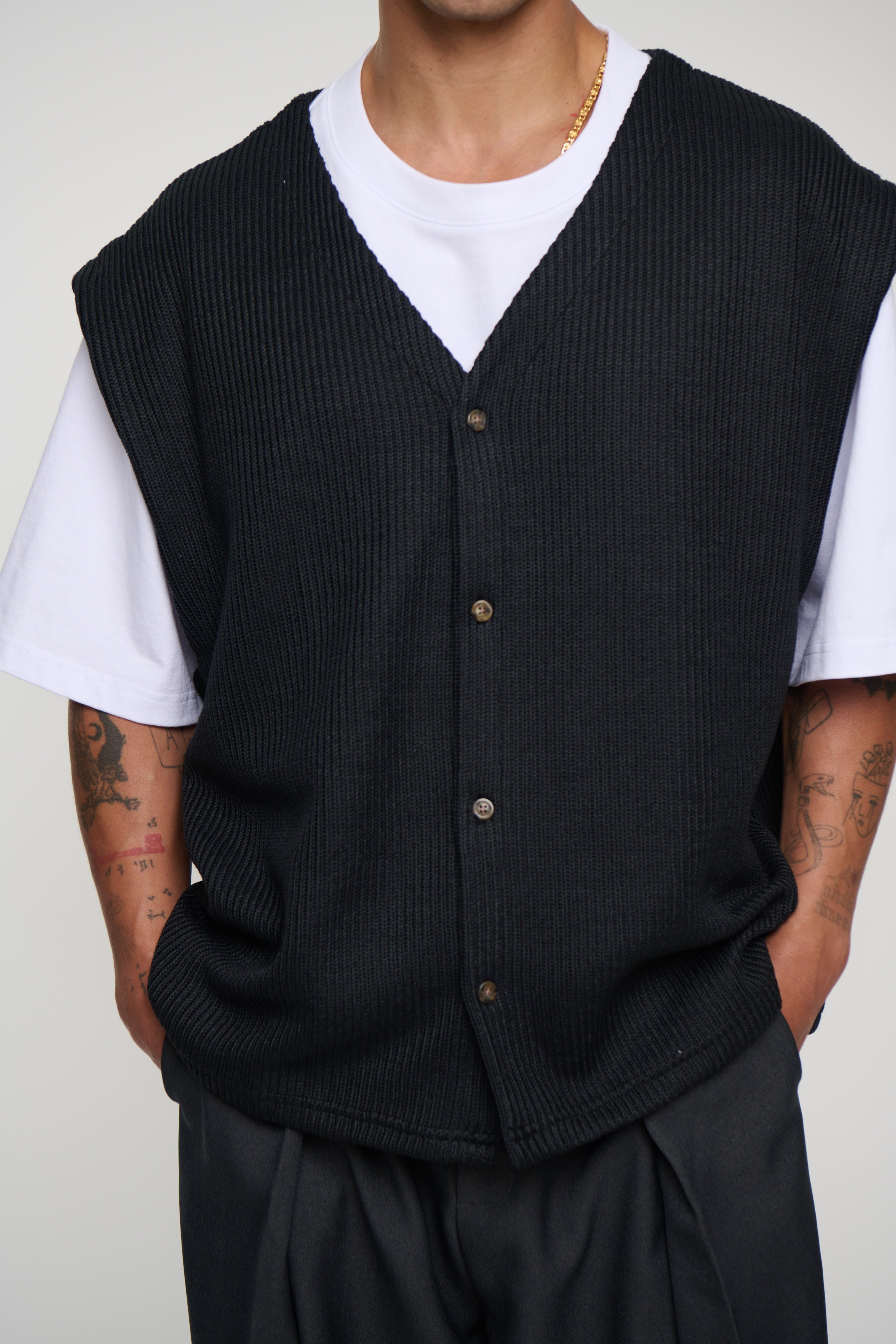Cassius Knitted Vest Black