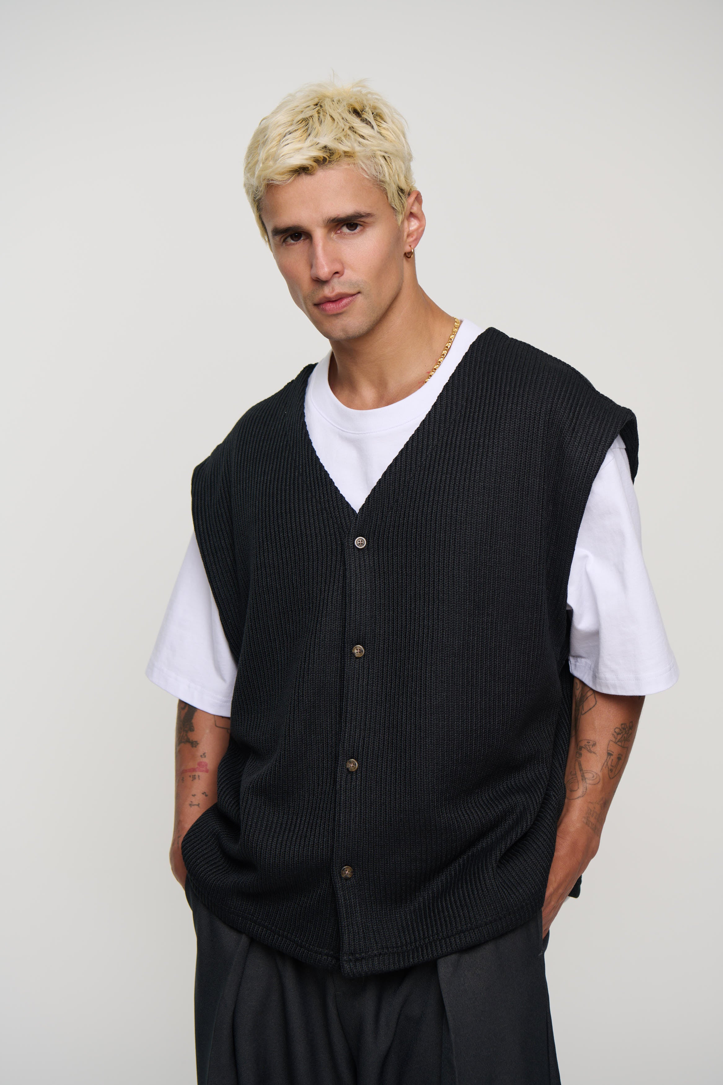 Cassius Knitted Vest Black