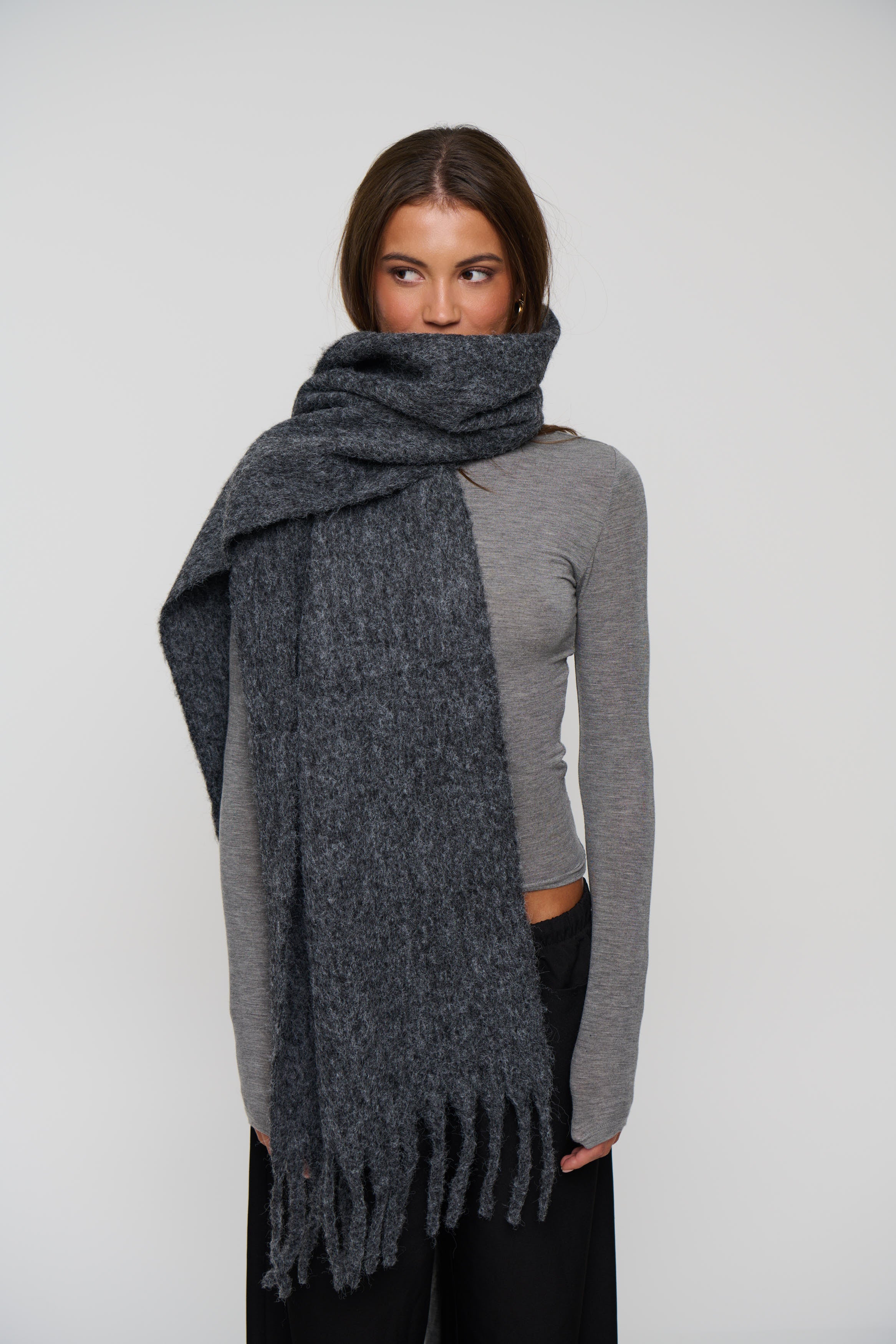 Ilaria Fluffy Scarf Charcoal