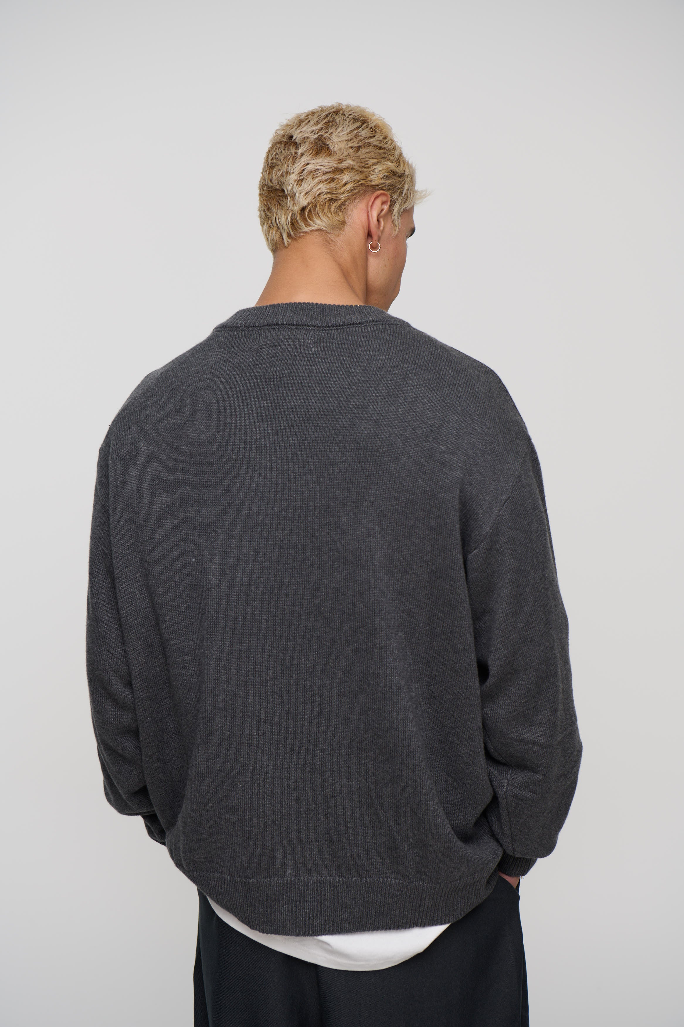 Embroid Crew Neck Knit Dark Grey