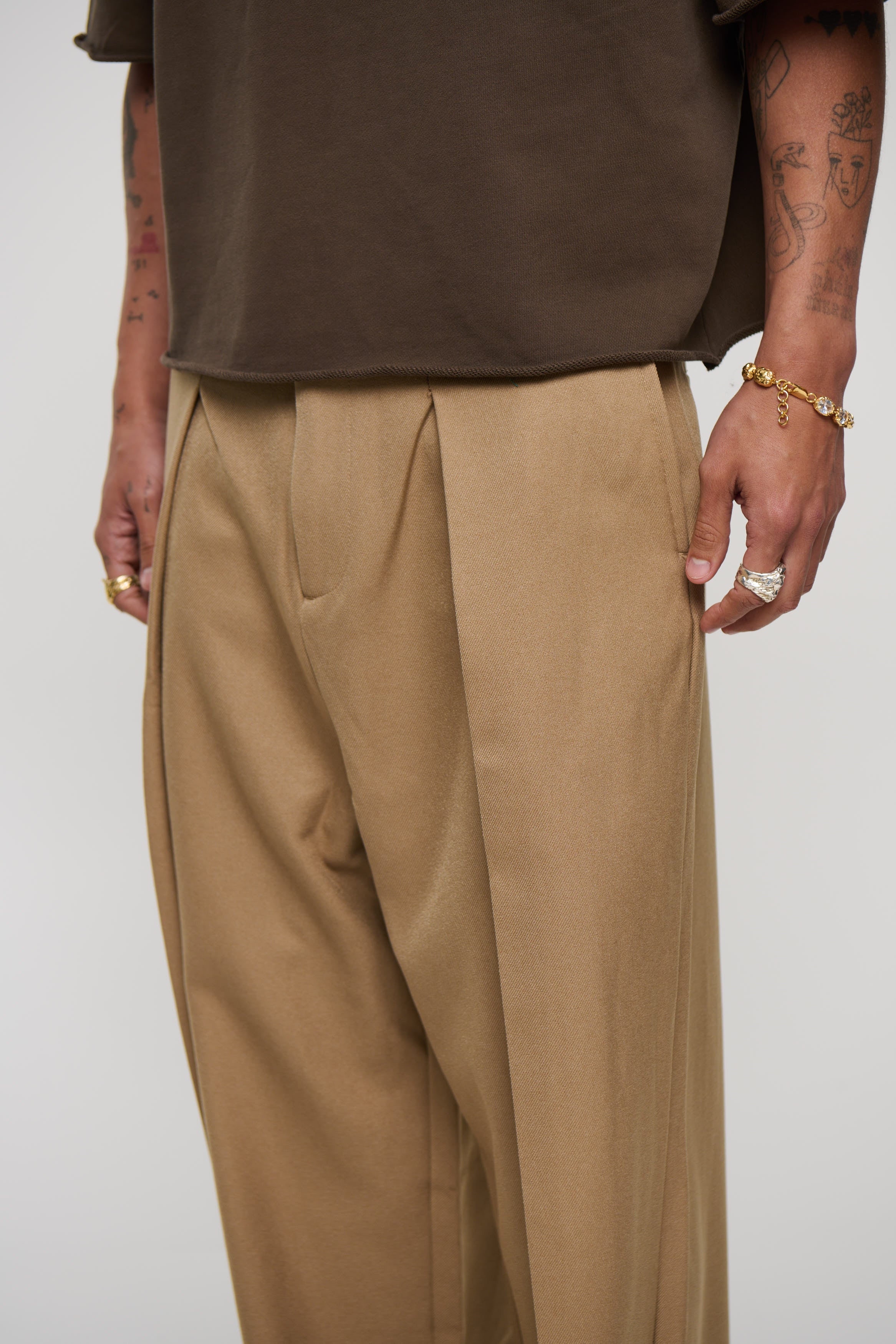 Josh Baggy Pant Sand