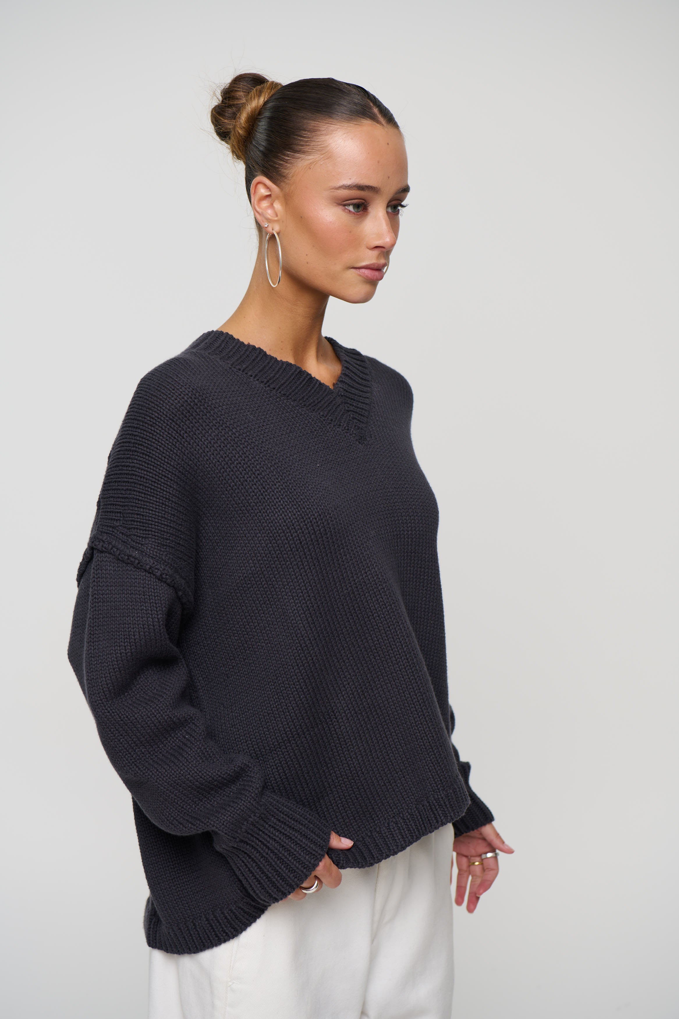 Willow V Neck Knit Navy