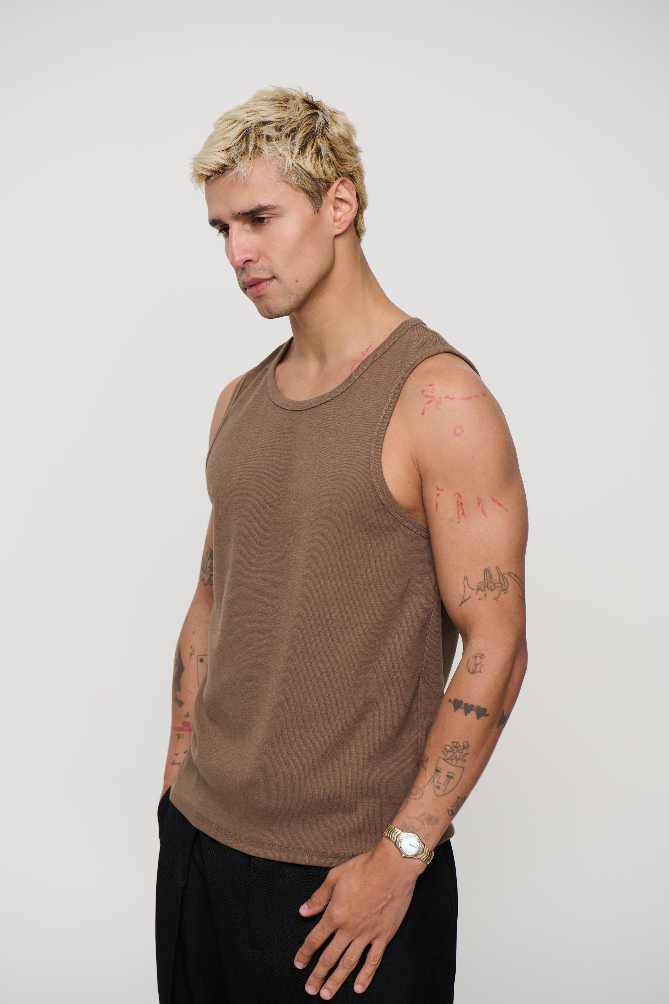 Declan Fitted Tank Choc