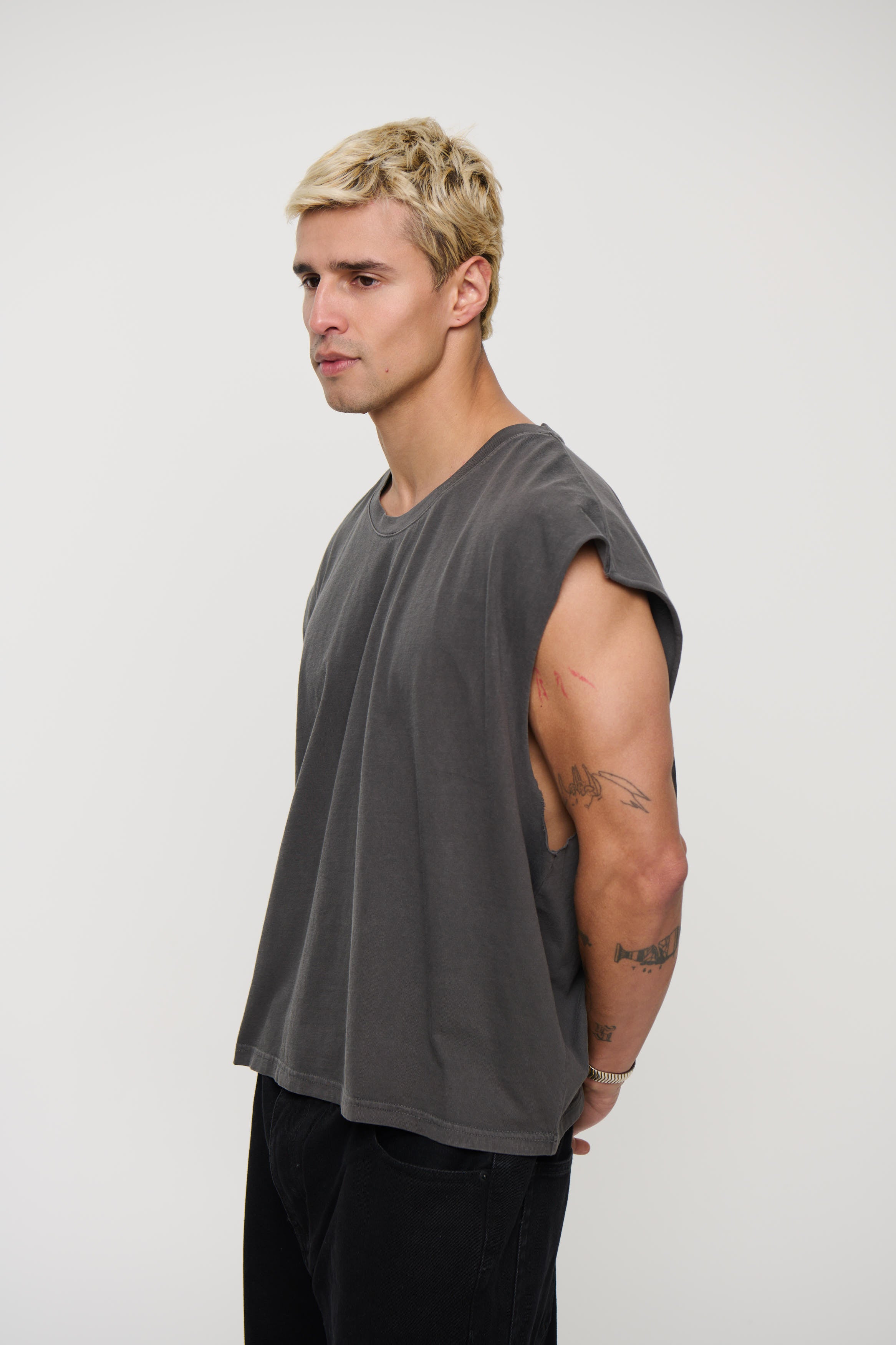 NTH Crop Box Tank Charcoal