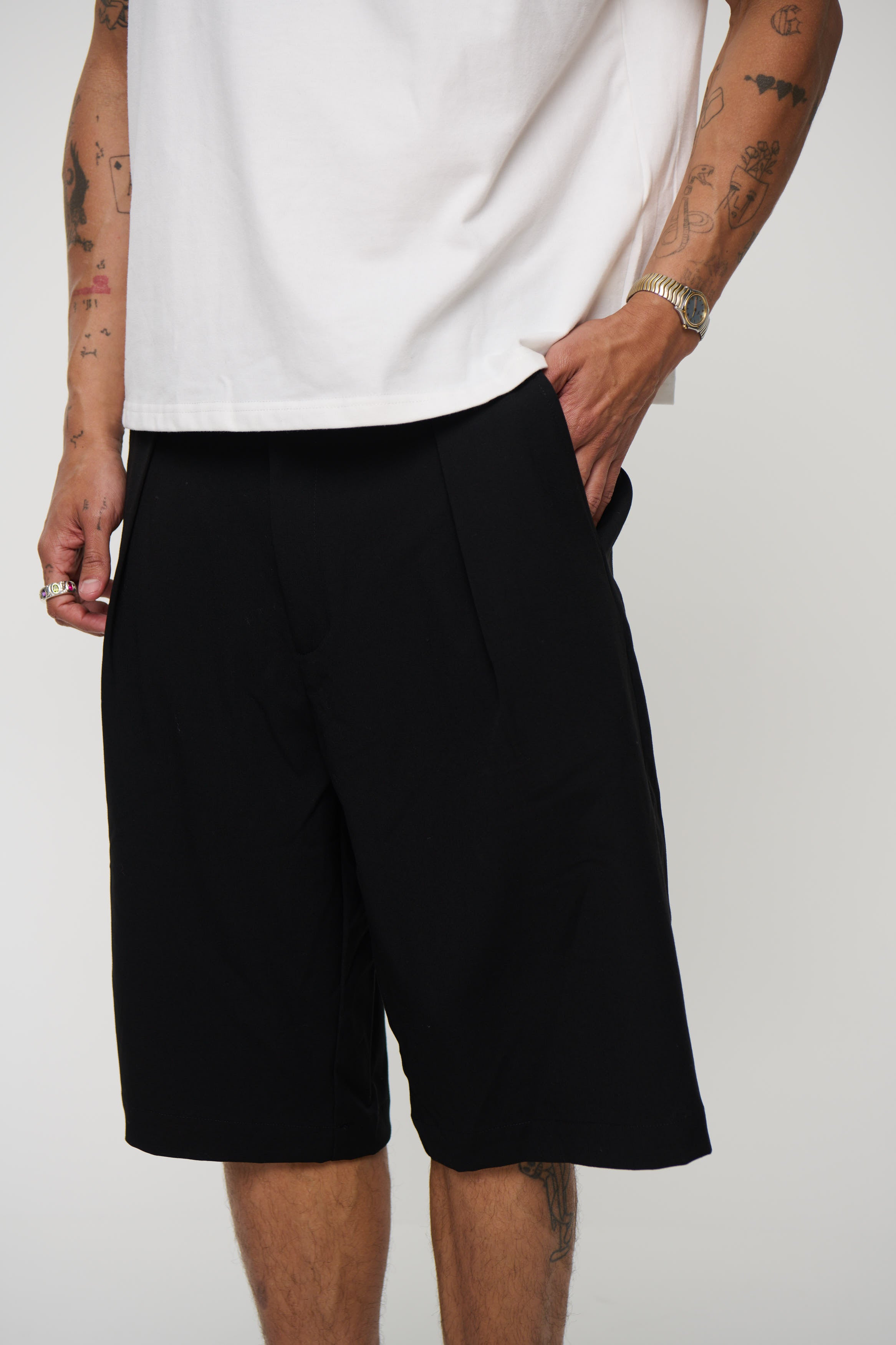 Alex Pleat Jort Black