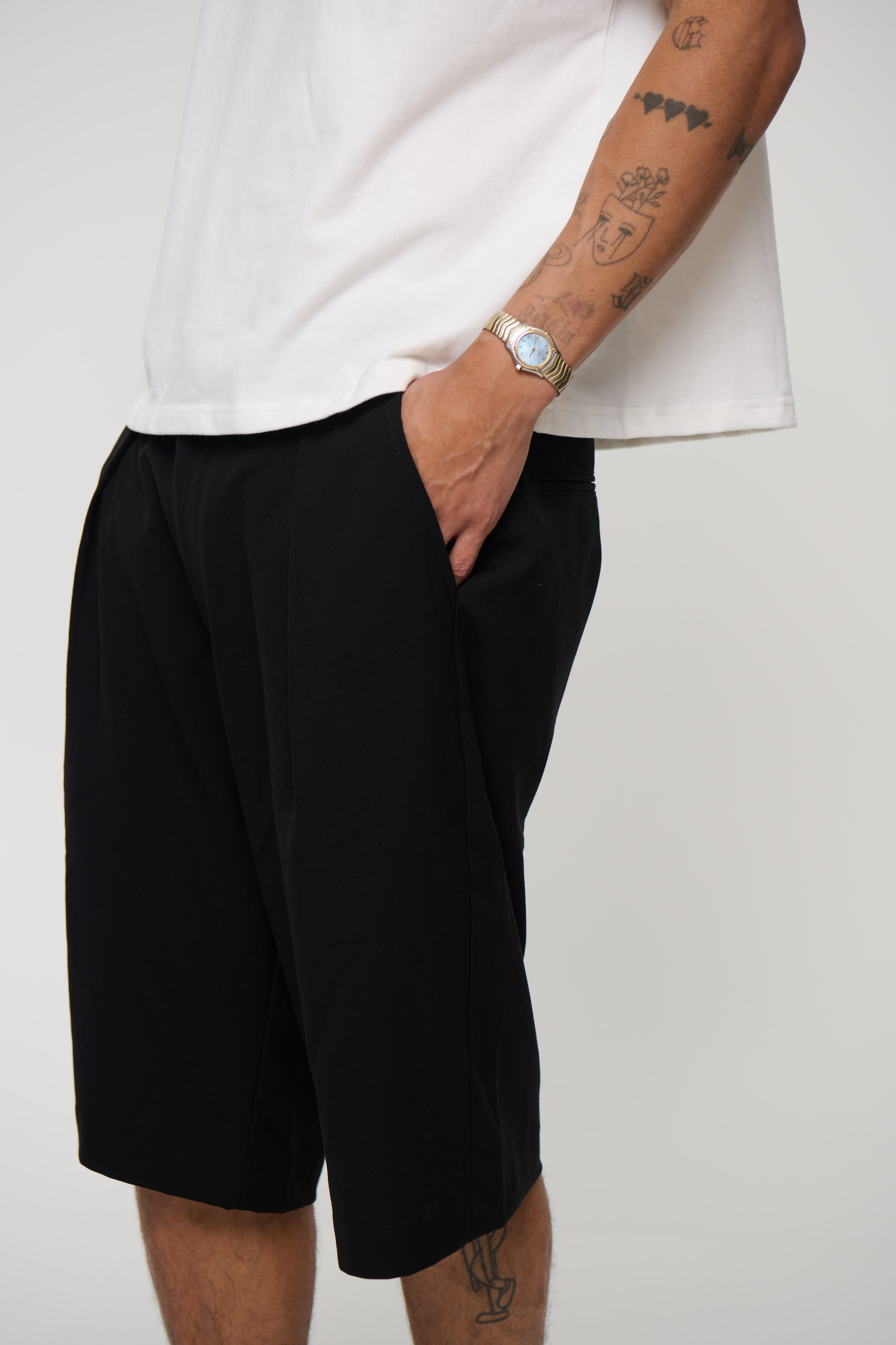 Alex Pleat Jort Black