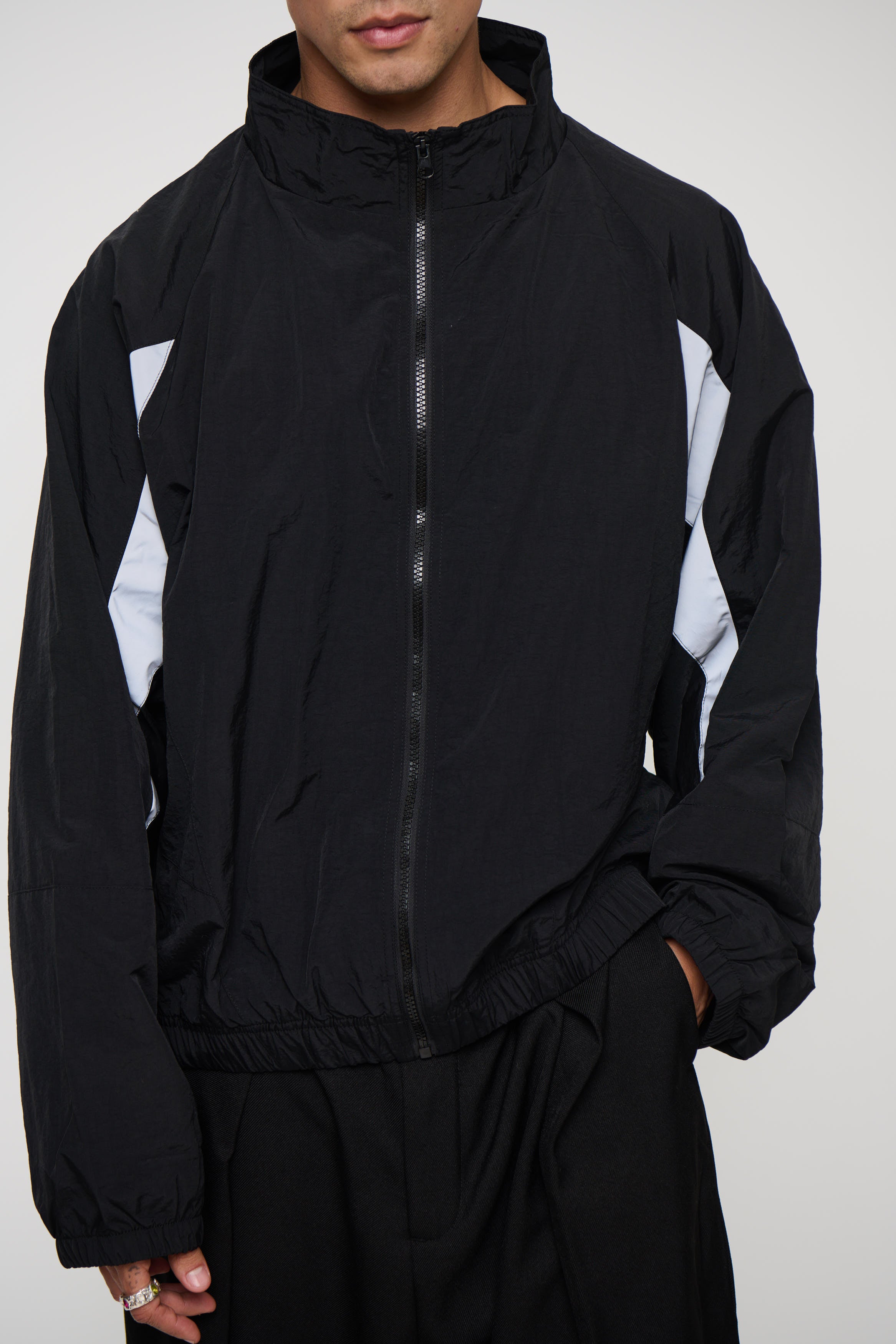 Panelled Drop Sleeve Windbreaker Black