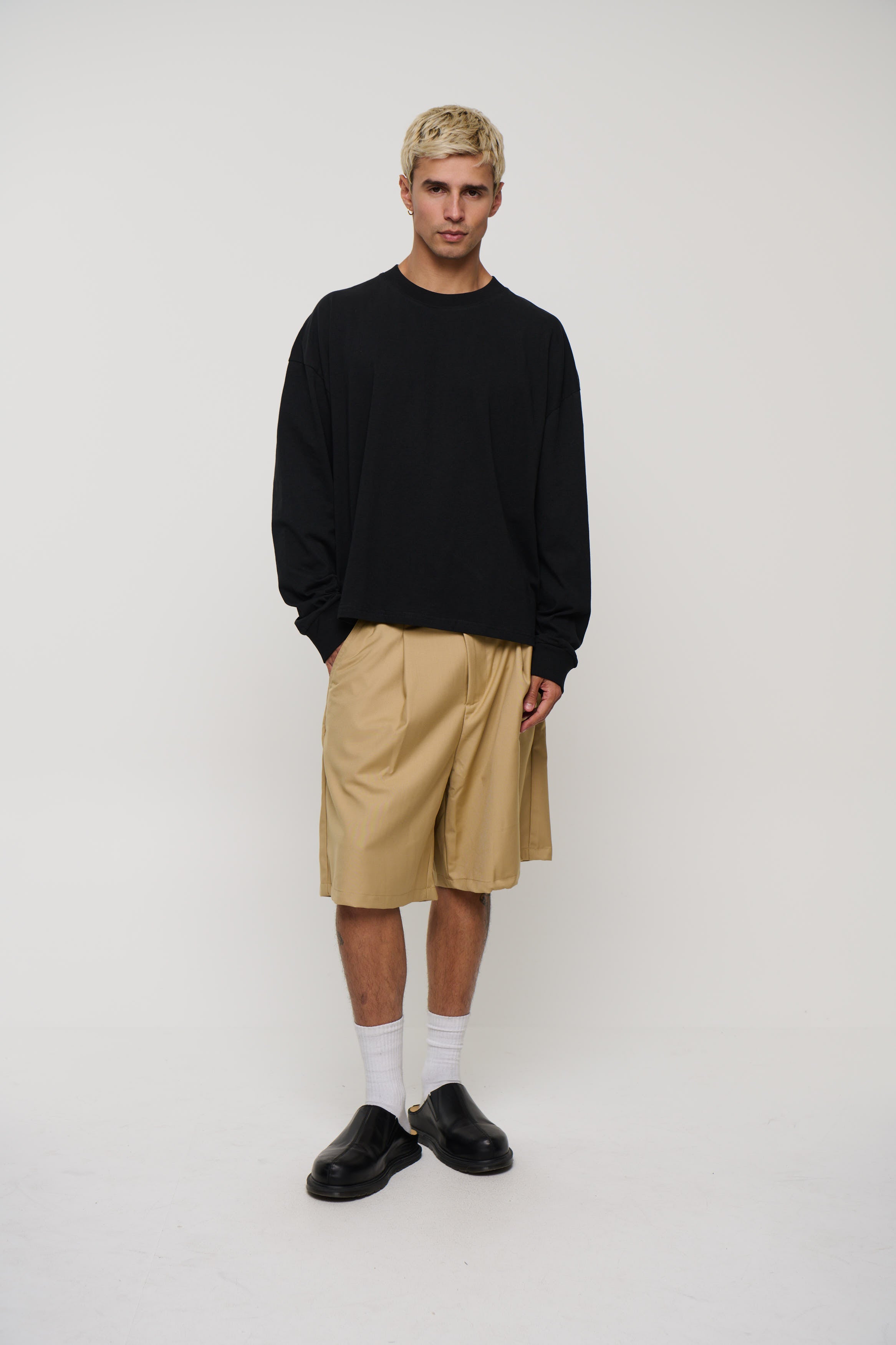 Dom Relaxed Short Sand