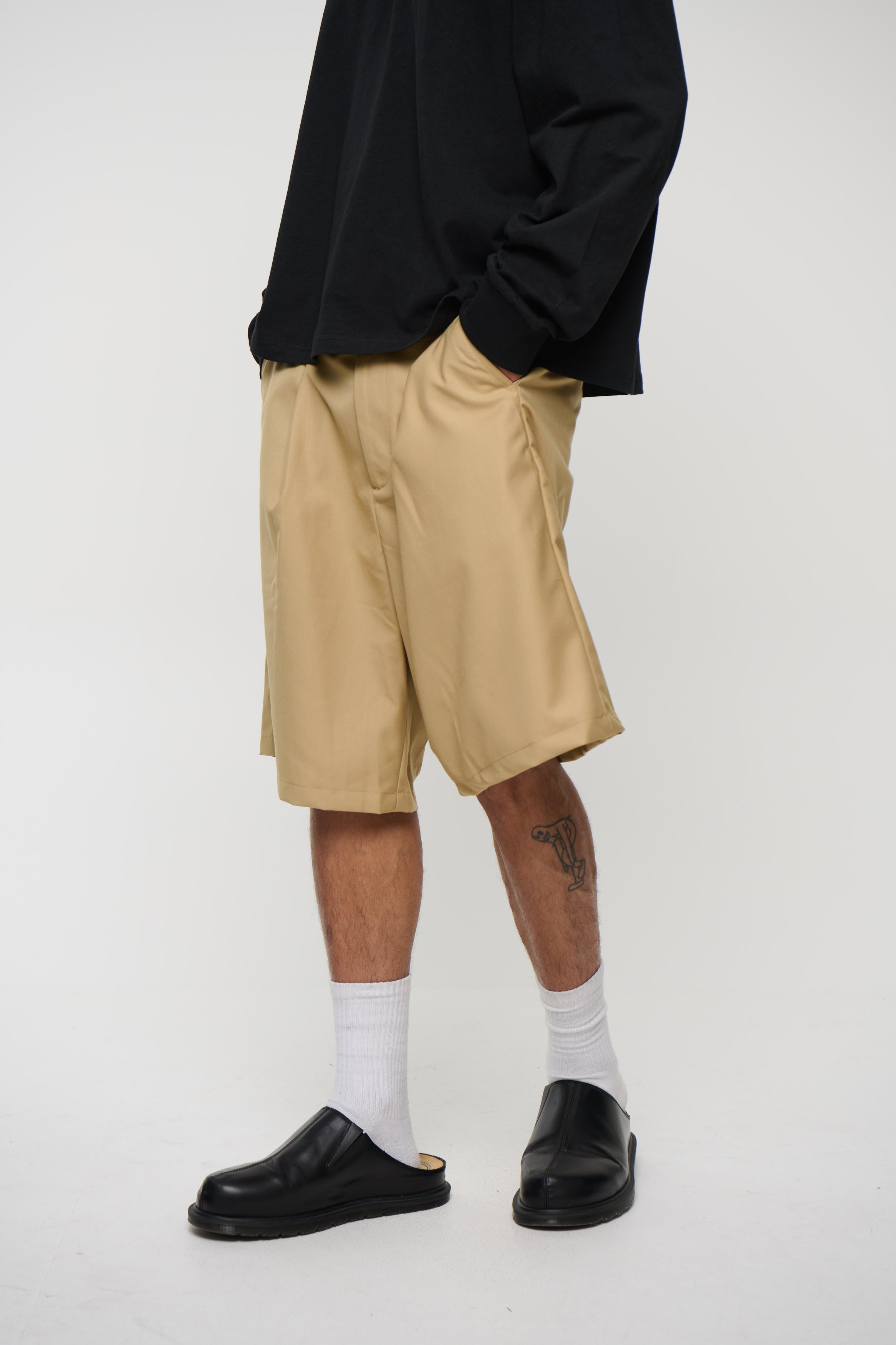 Dom Relaxed Short Sand