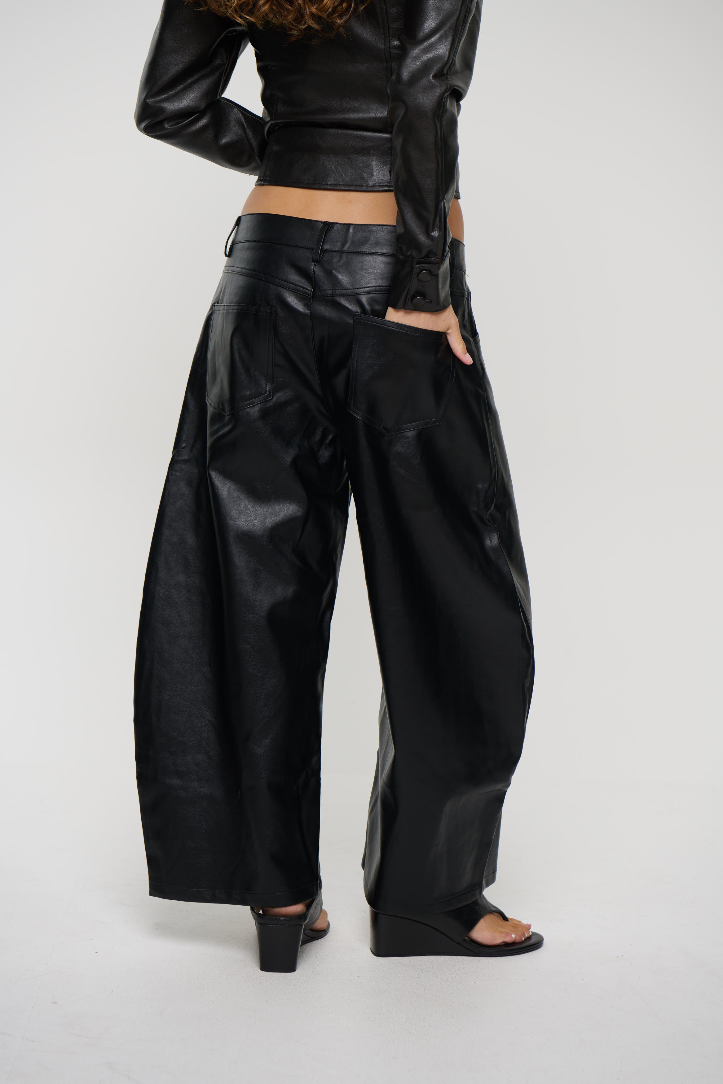 Horseshoe Cropped Jean Dusk