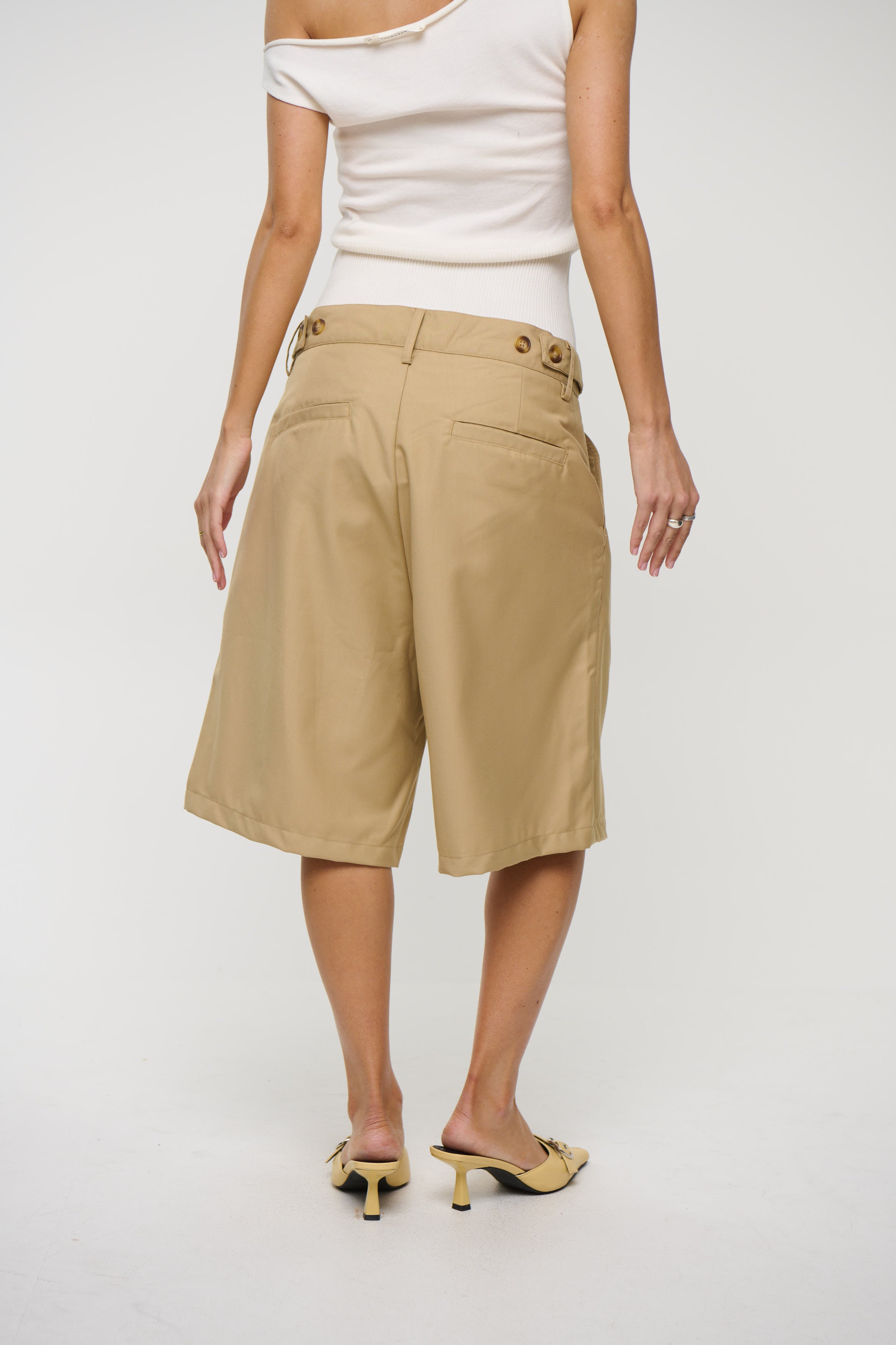 Unisex Dom Relaxed Short Sand