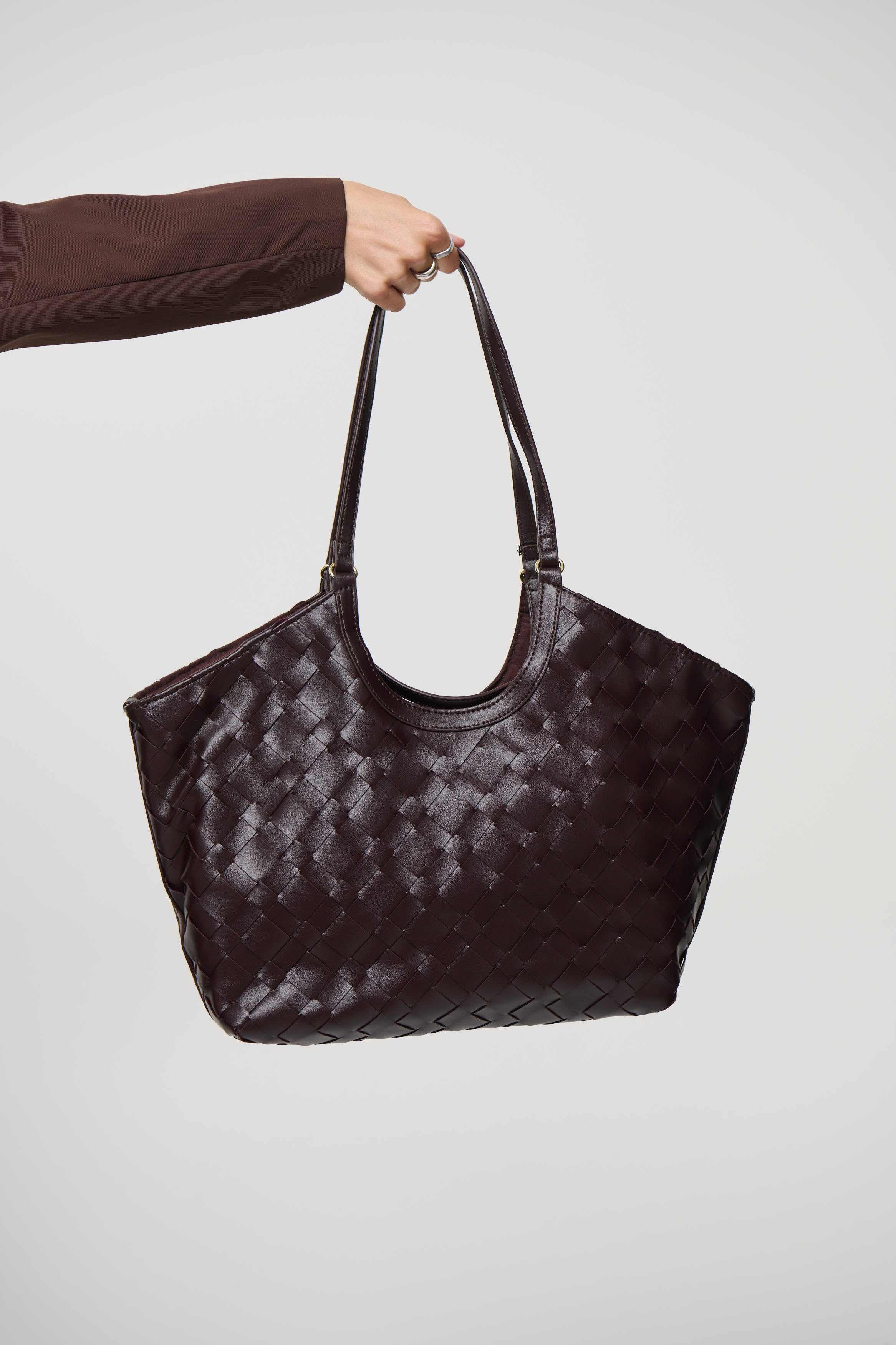 Nyah Woven Bag Chocolate