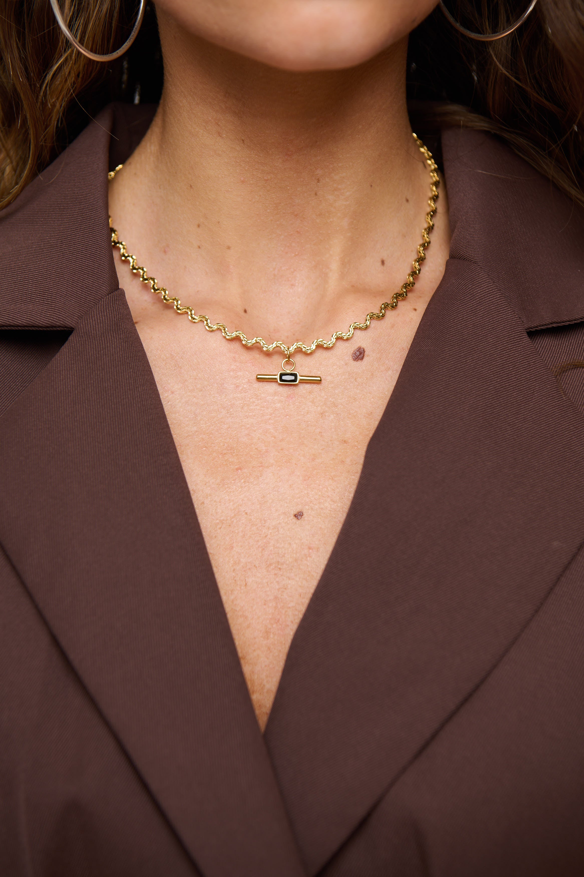 Wavy Pendant Necklace Gold