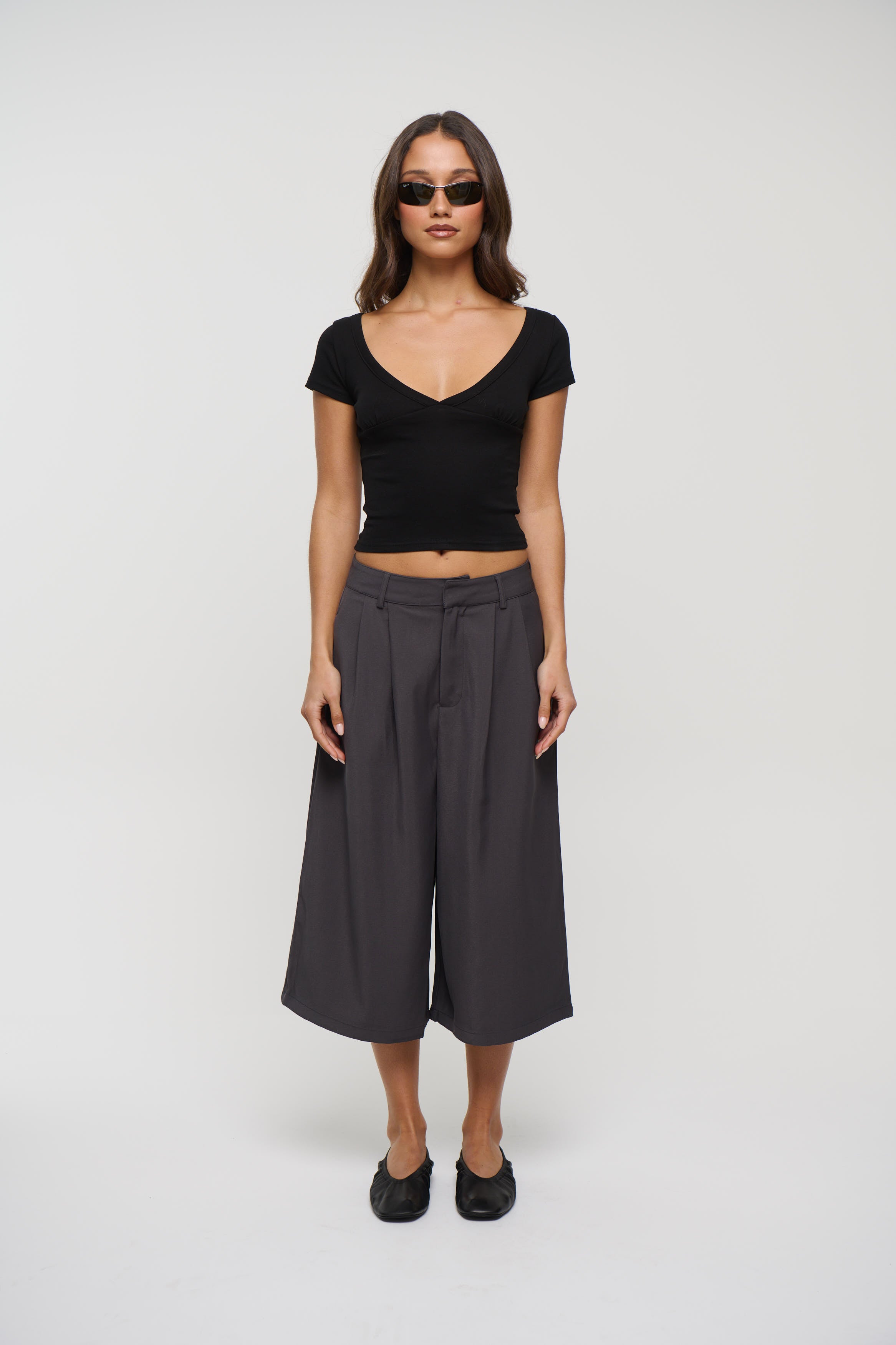 Amora Basic Crop Black