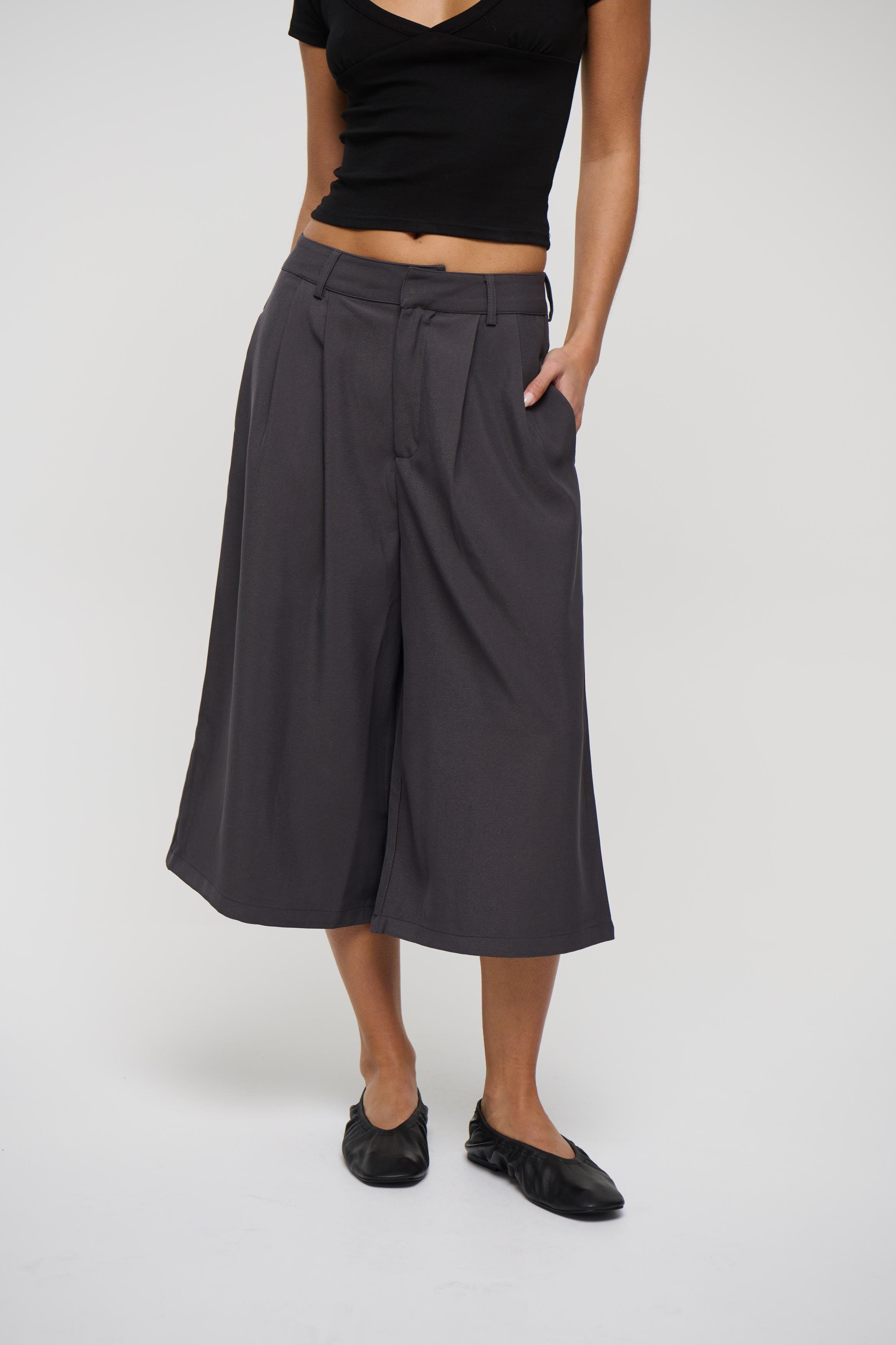 Kareena Long Short Charcoal