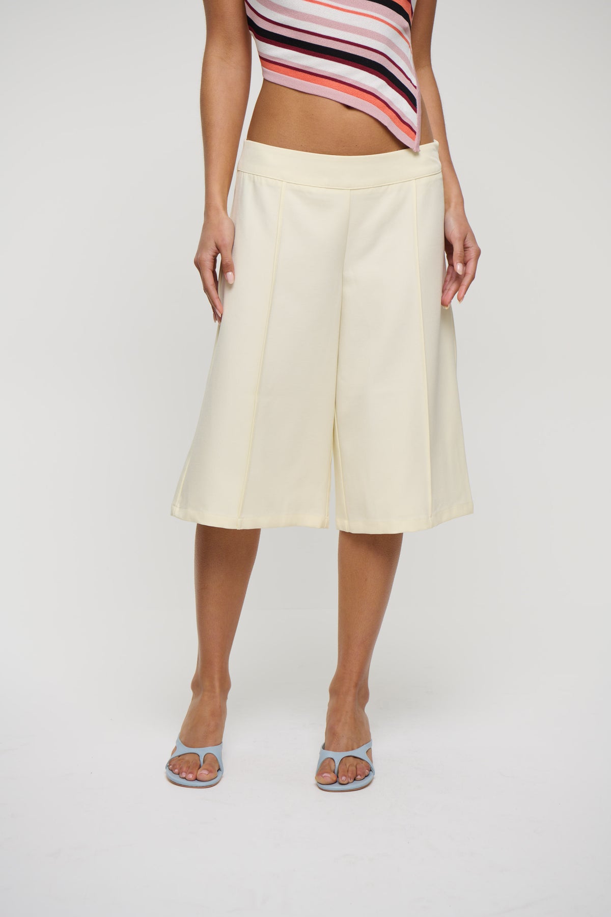 Tia Bermuda Short Cream