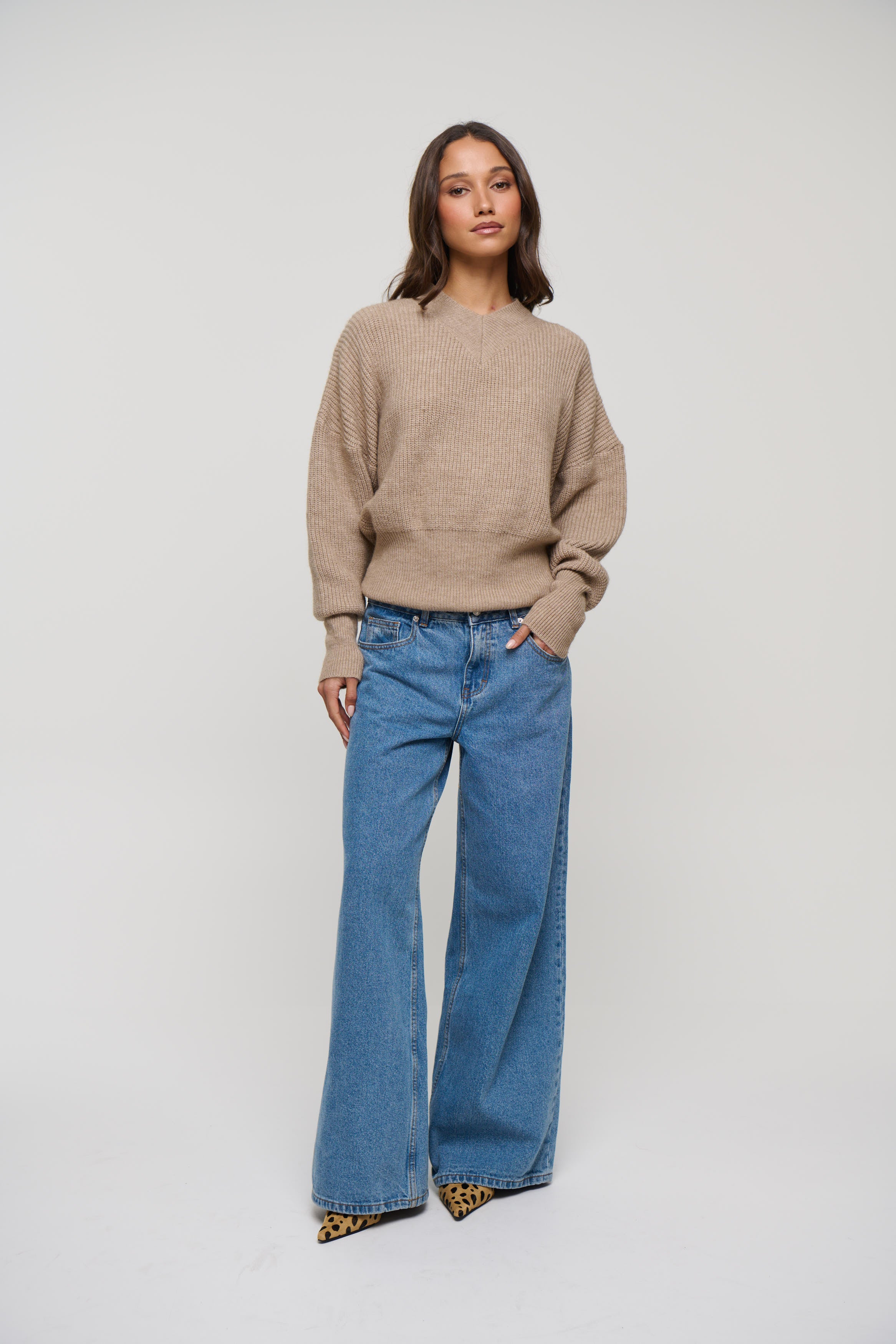 Delilah V Neck Oat