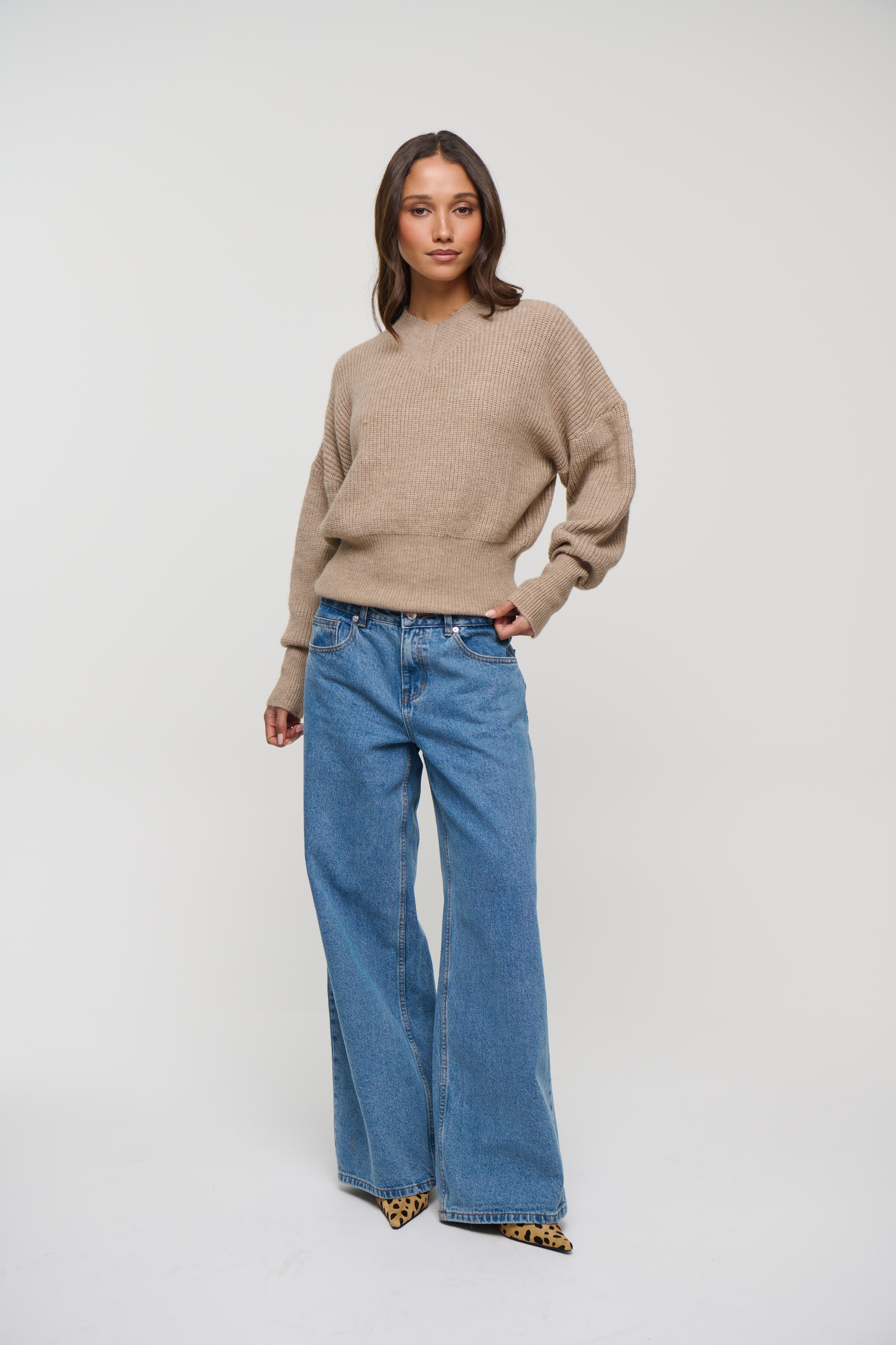 Delilah V Neck Oat