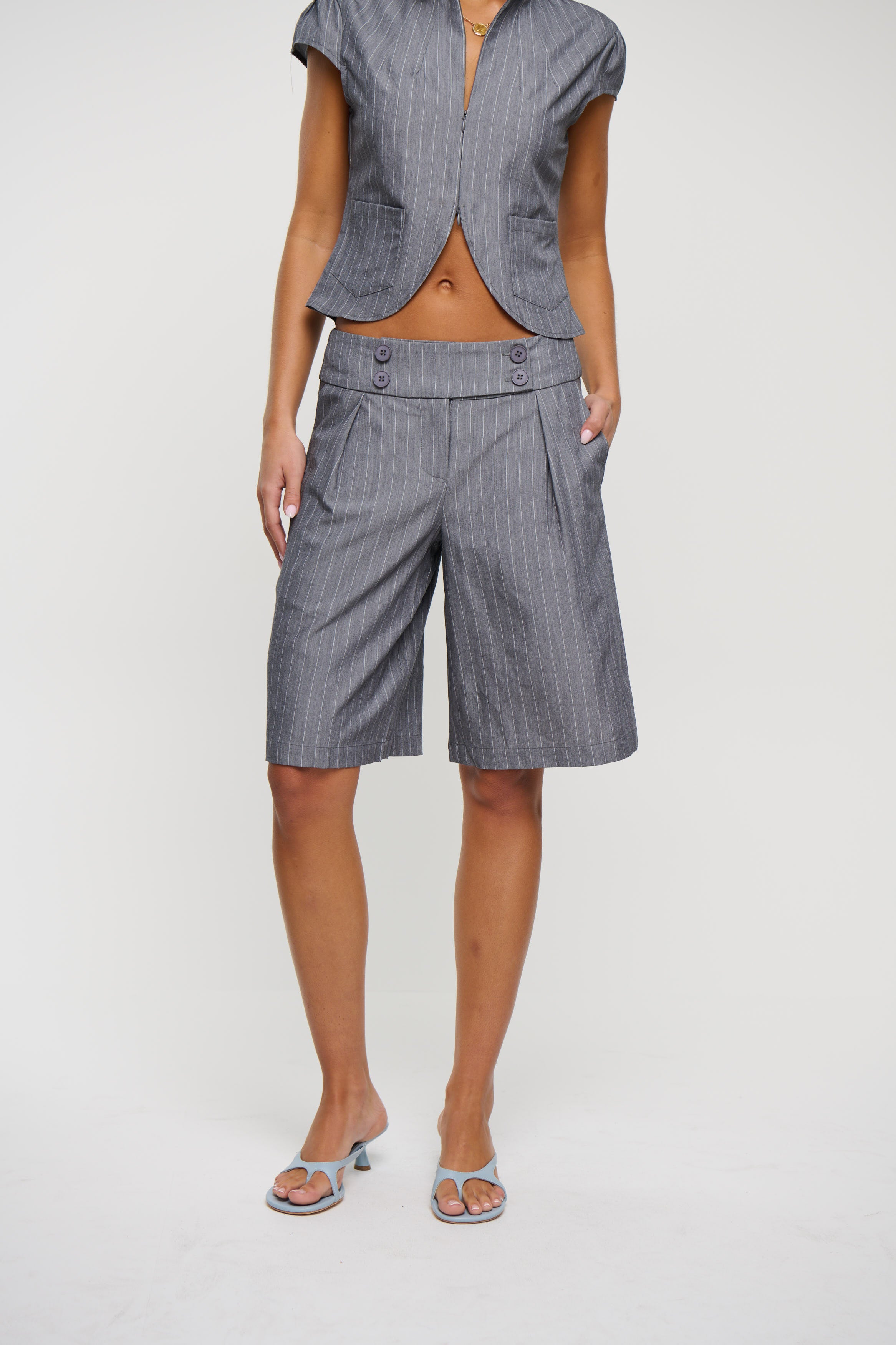Izzy Bermuda Short Charcoal