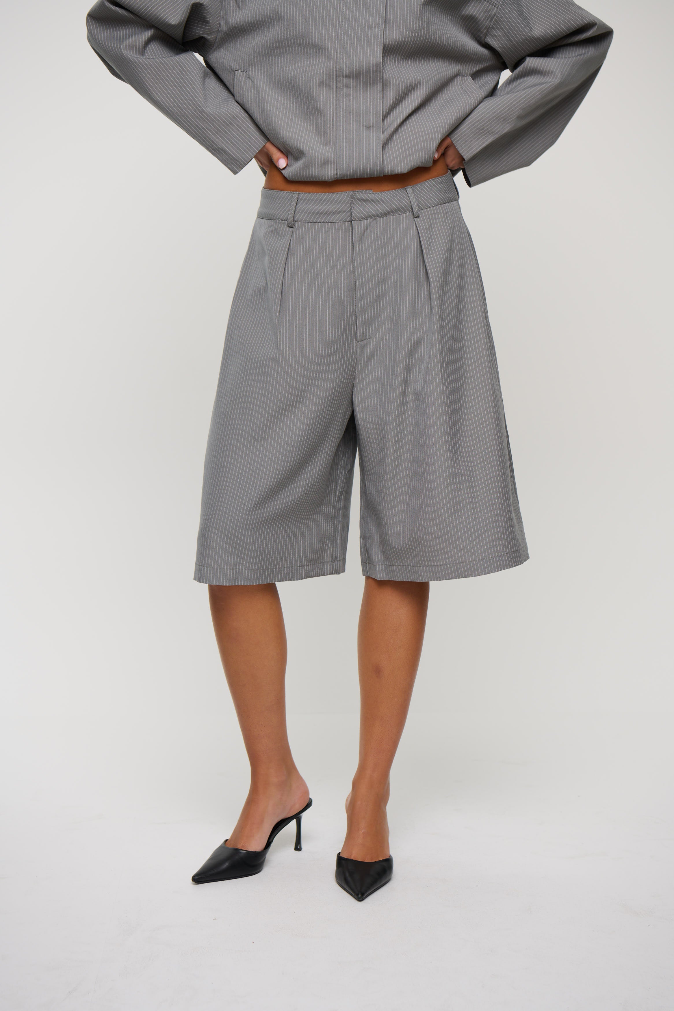 Matais Short Grey