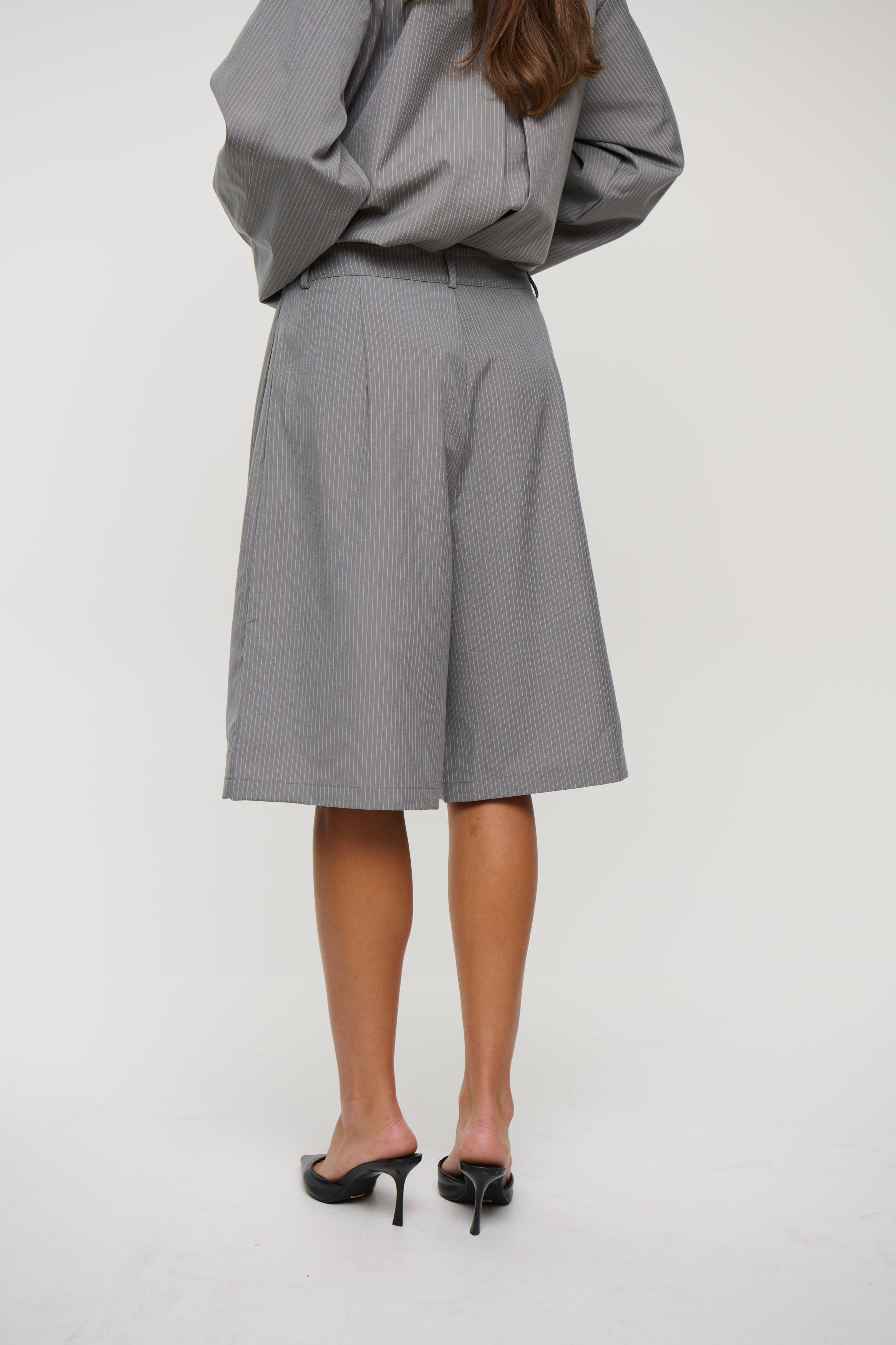 Matais Short Grey