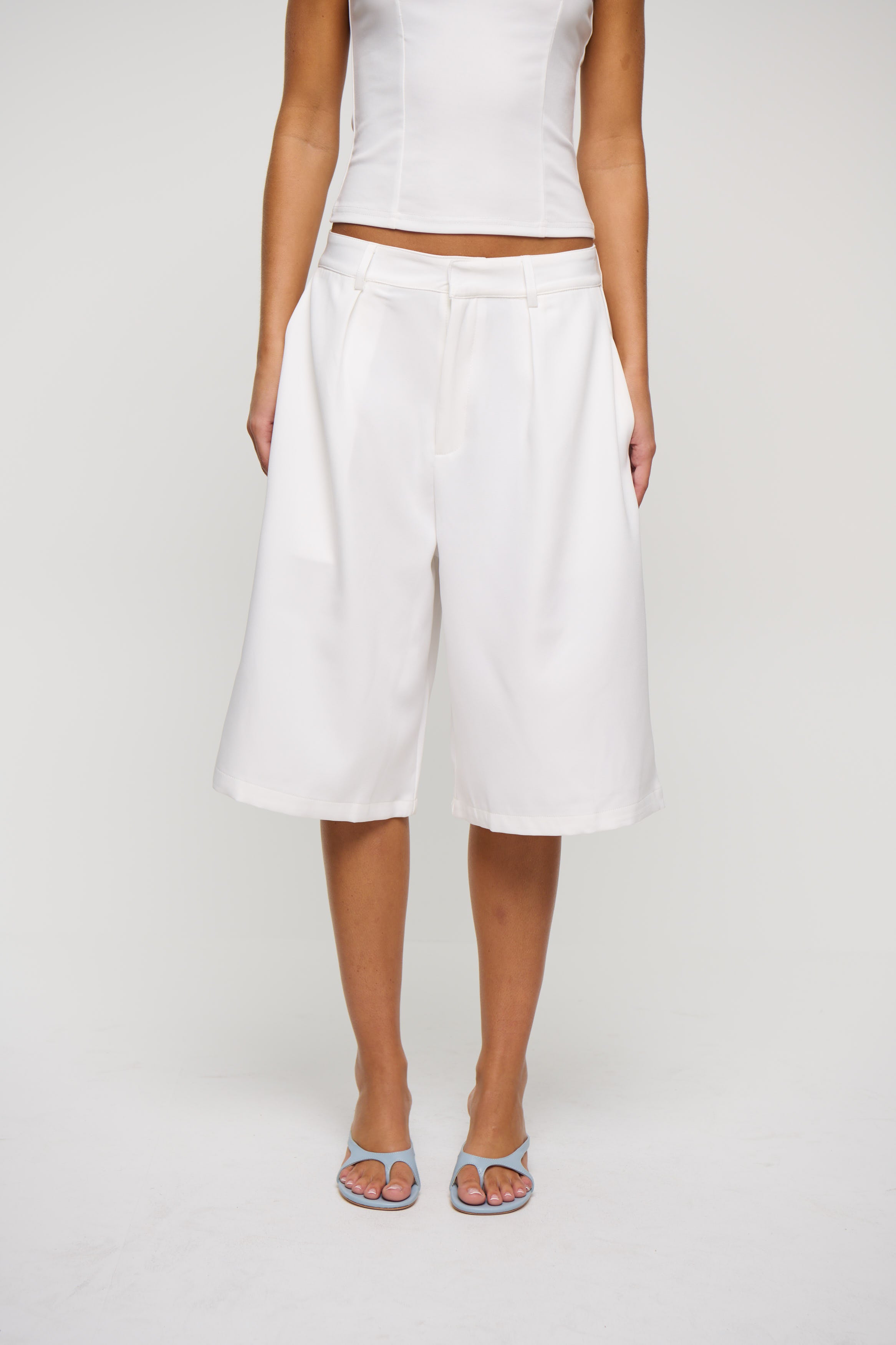 Roni Long Short White