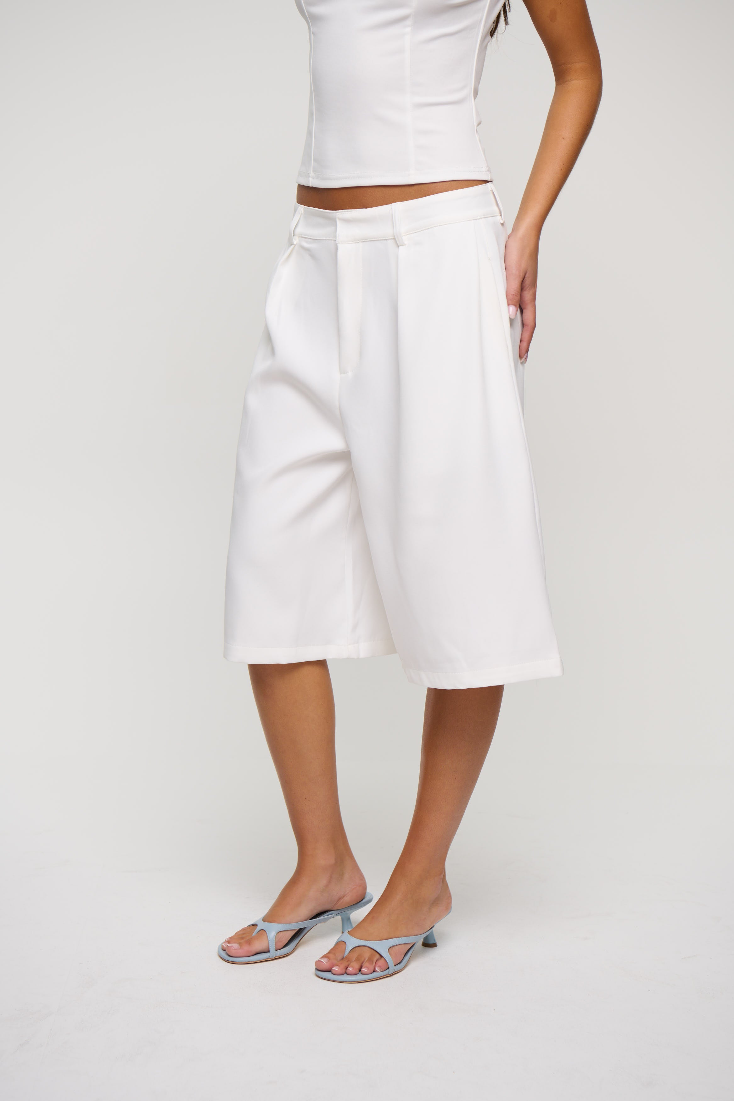 Roni Long Short White