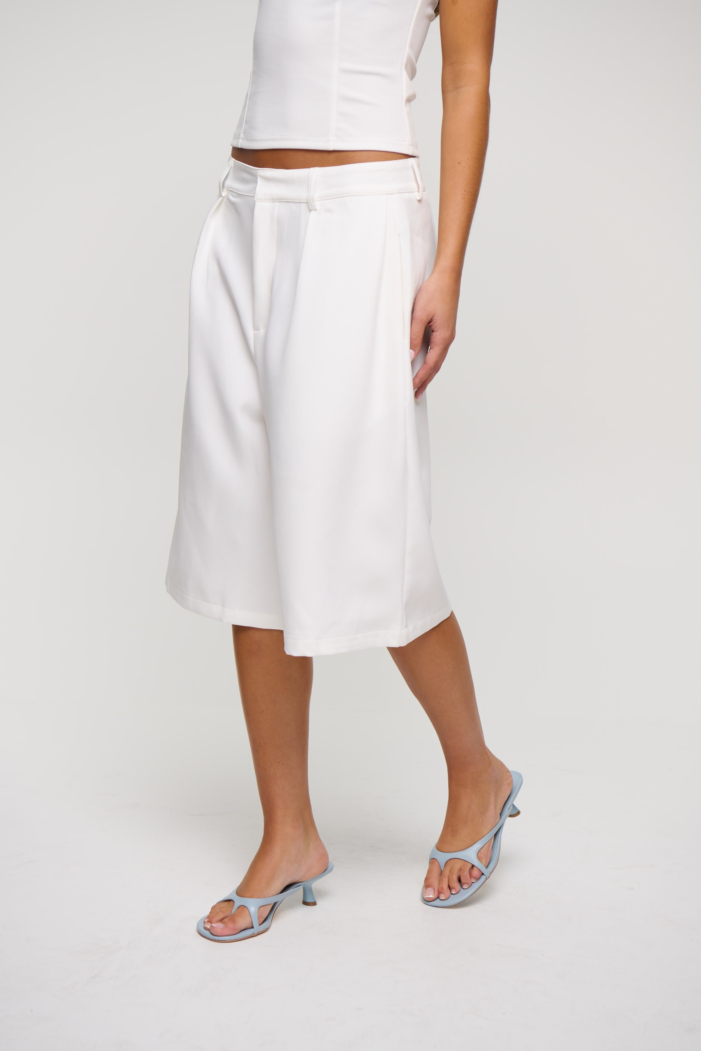 Roni Long Short White