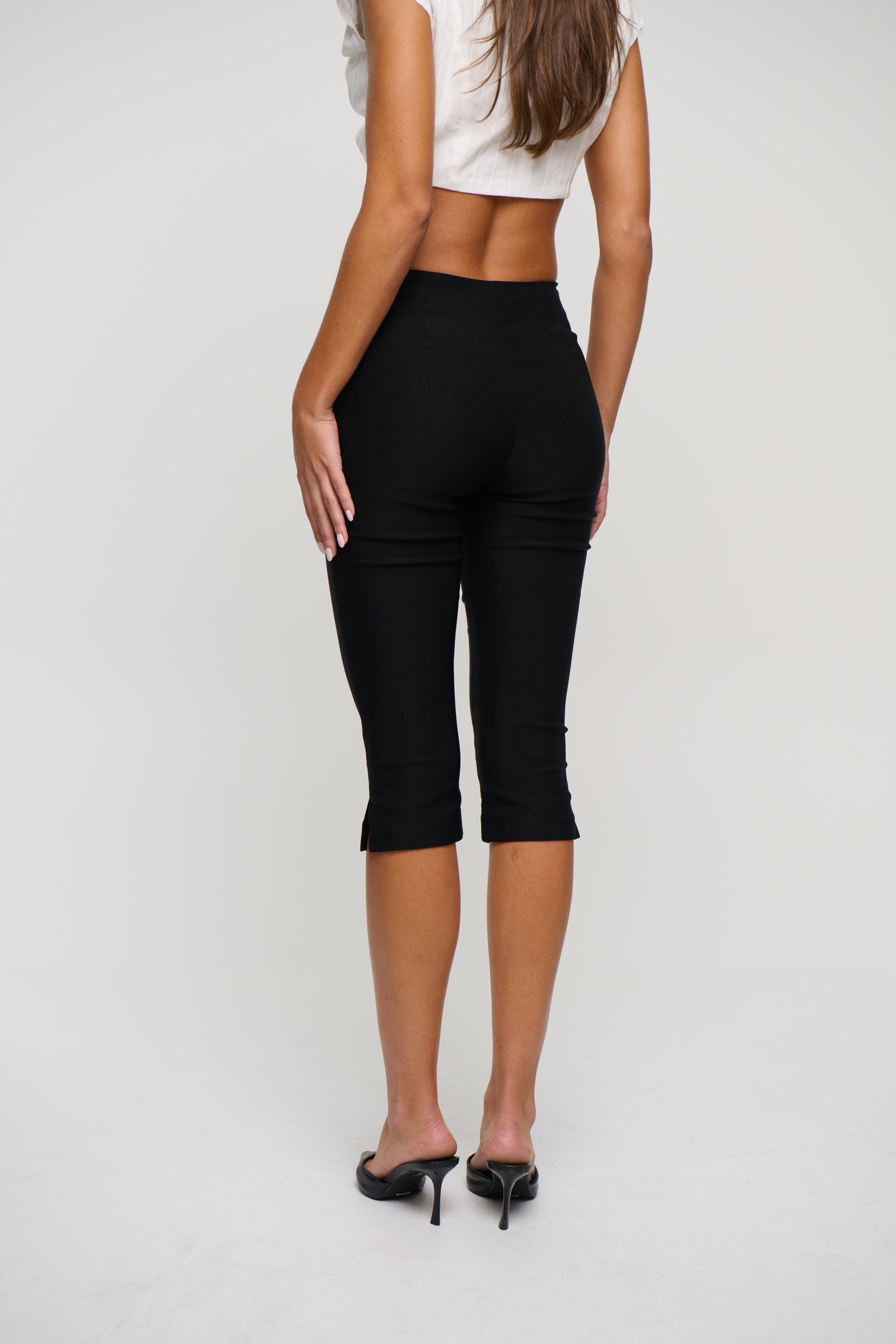 Brittany Capri Black
