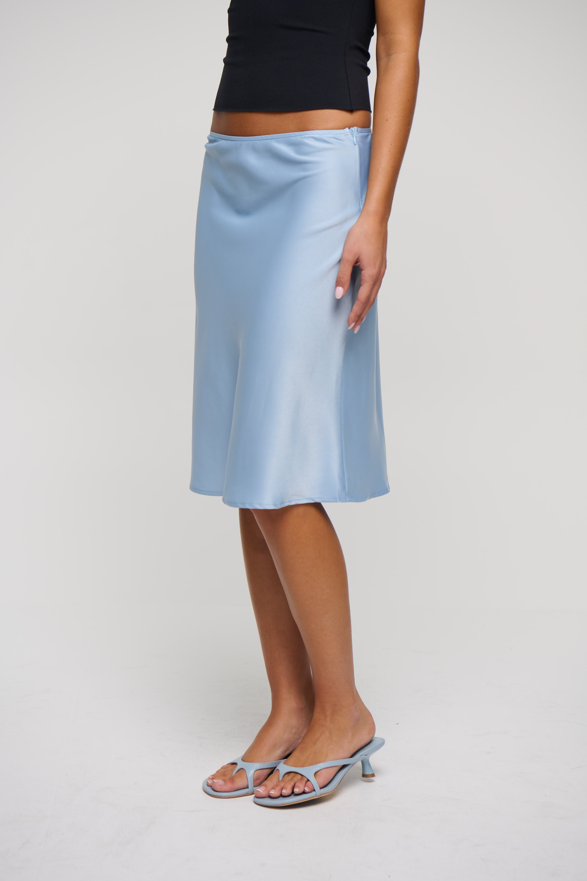 Jessi Midi Skirt Sky